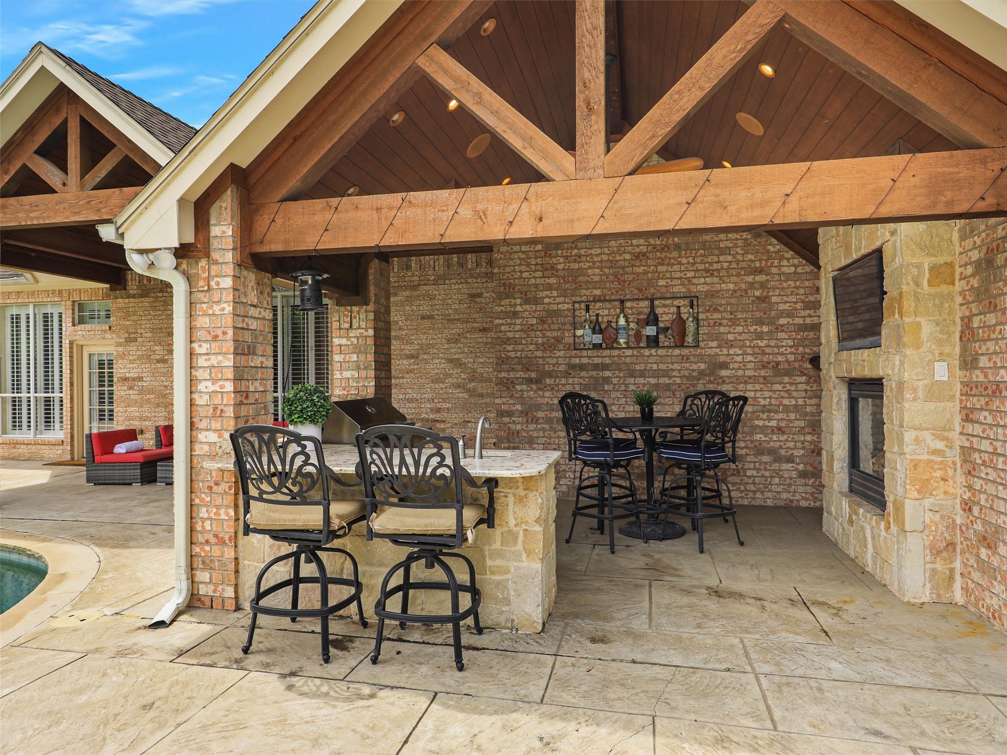 918 Midland Creek Drive