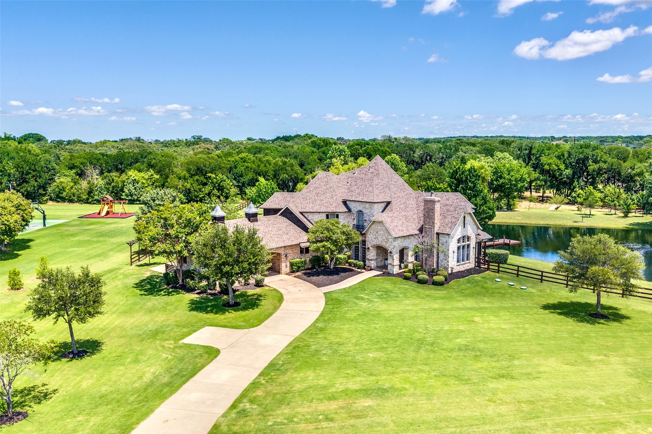 800 Manor Drive