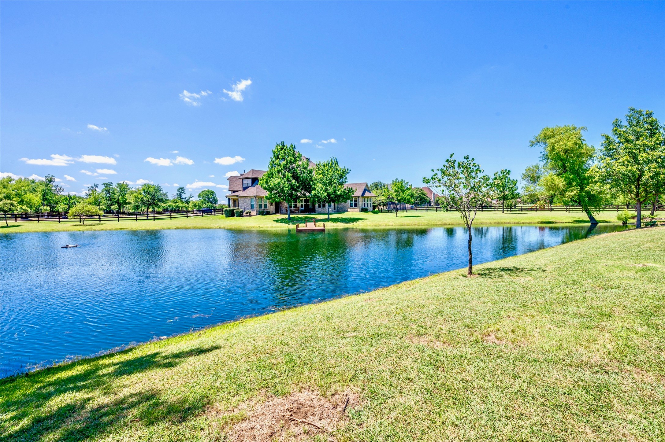 800 Manor Drive