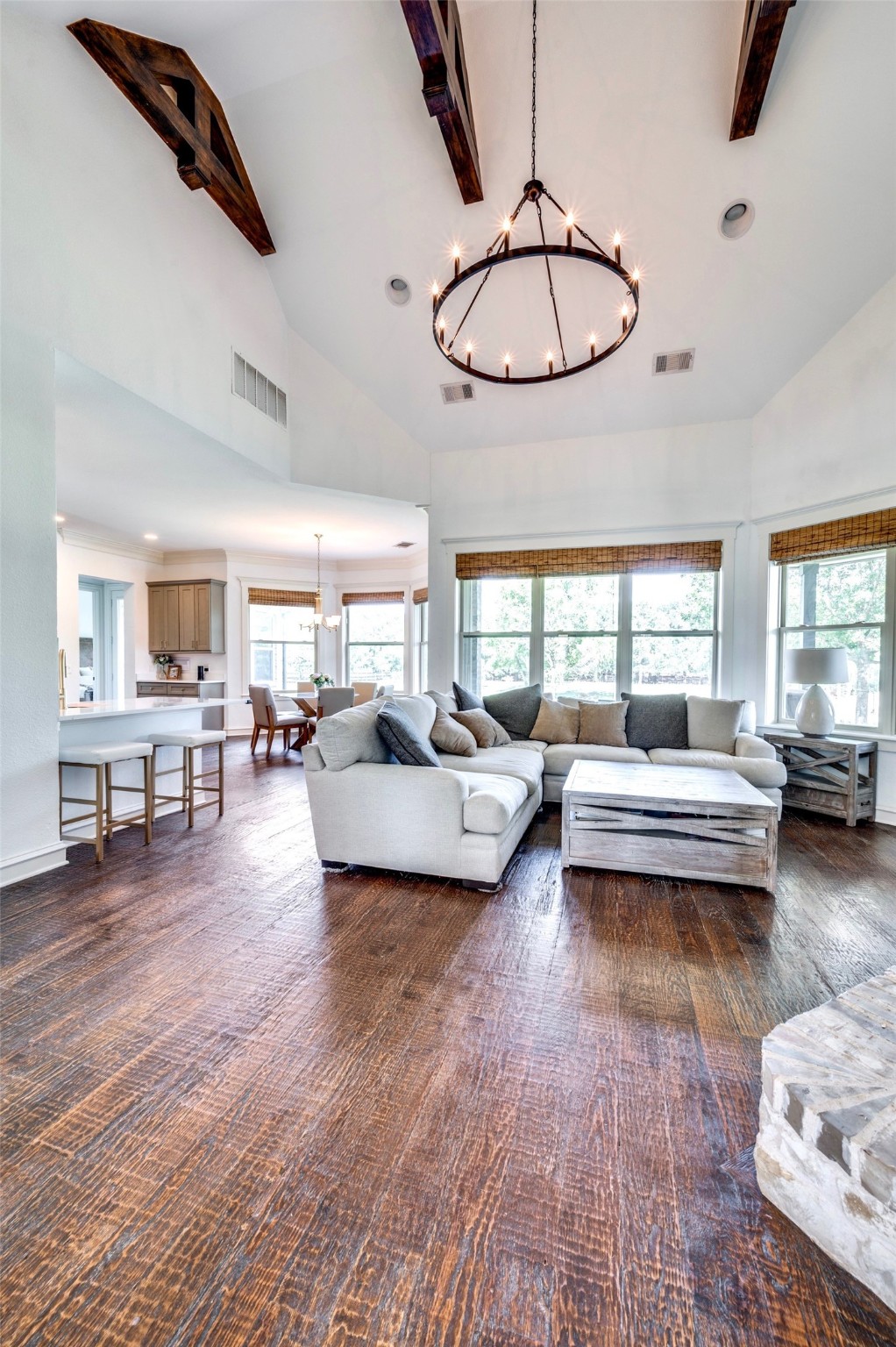 800 Manor Drive