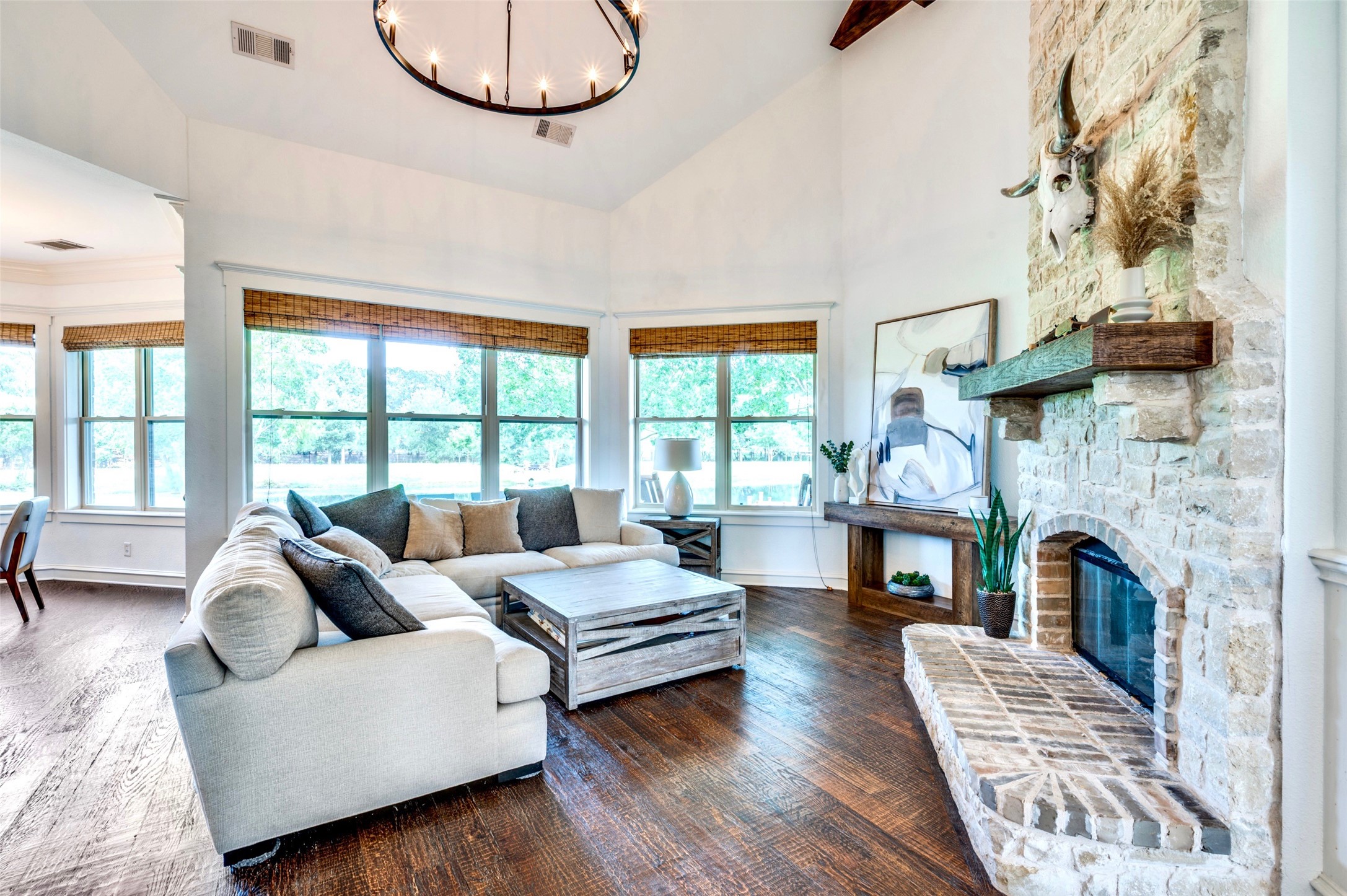 800 Manor Drive