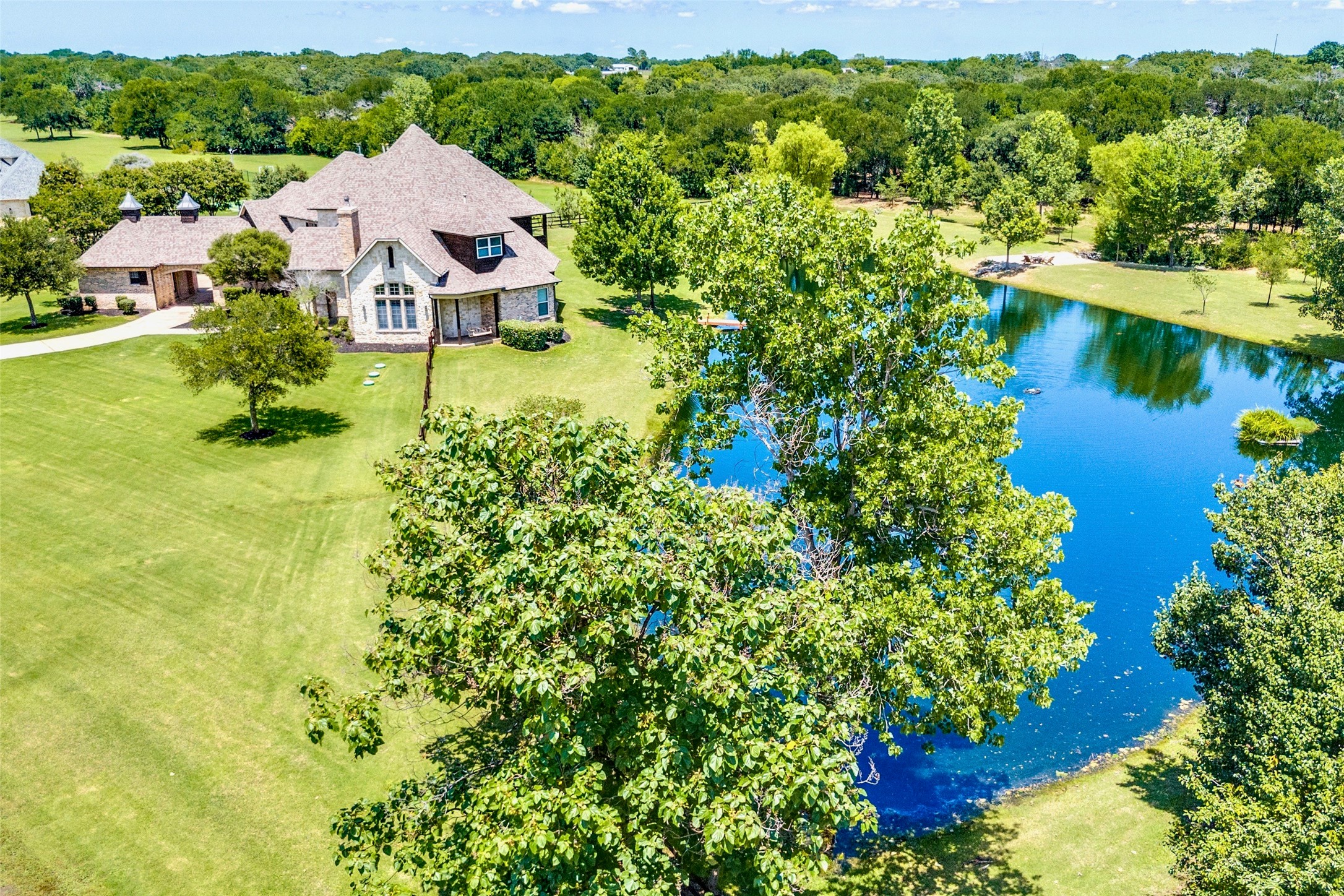 800 Manor Drive