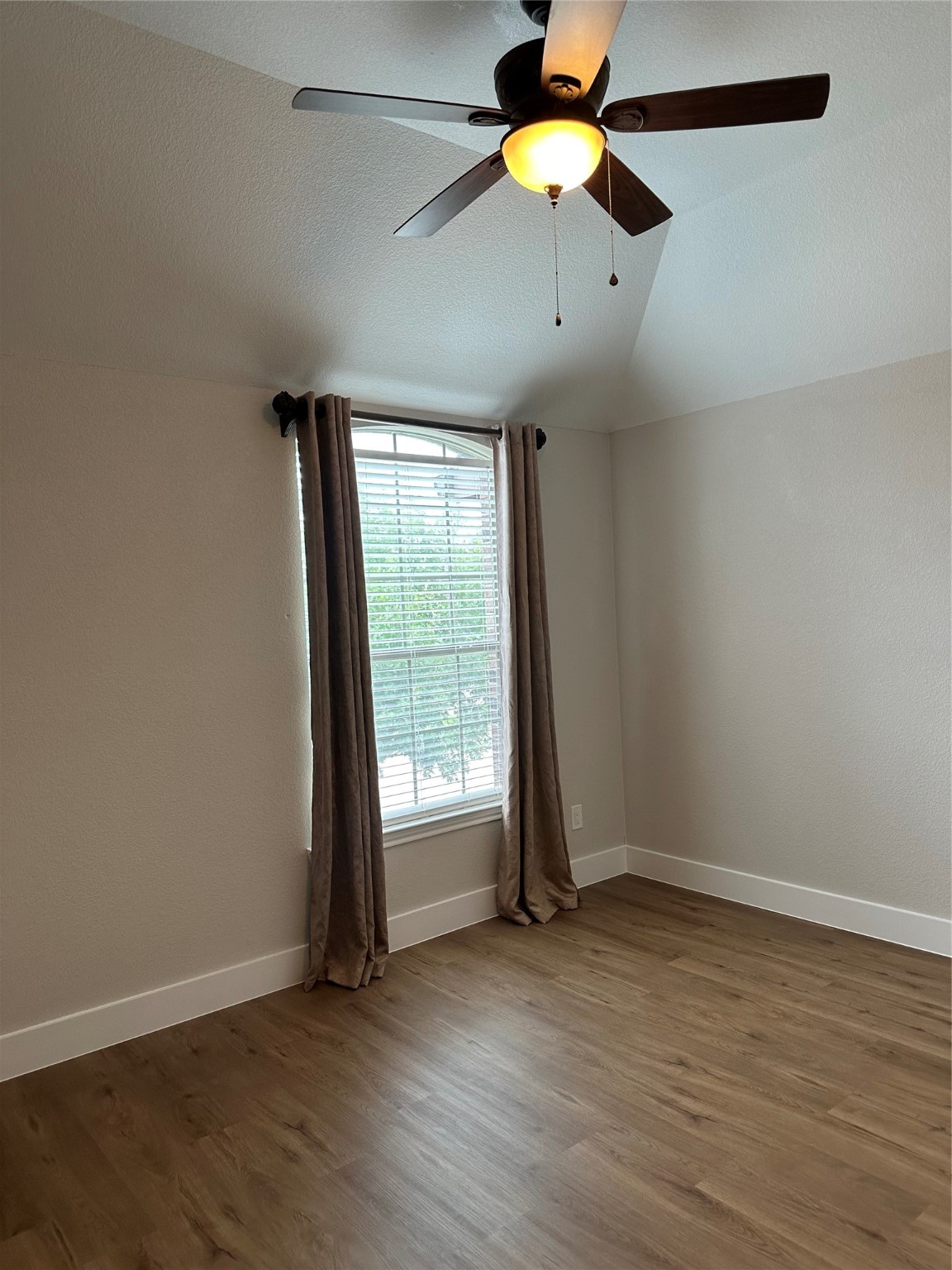 4568 Lakeside Hollow Street