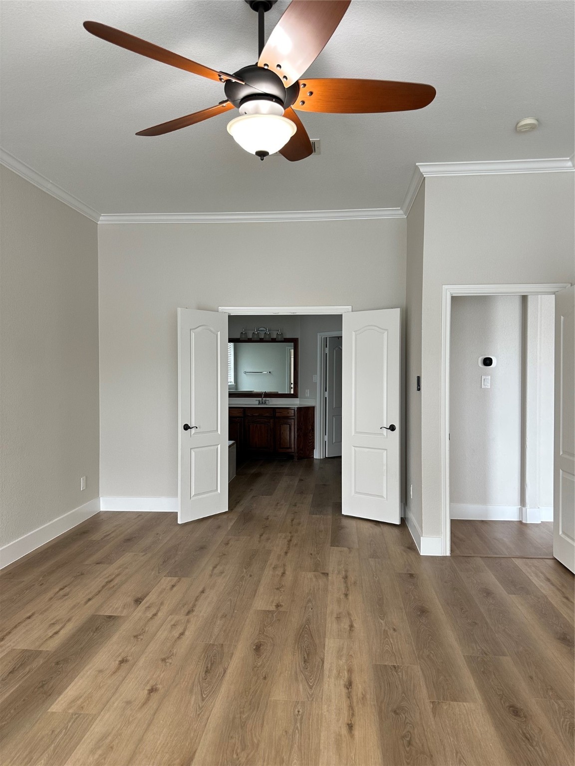 4568 Lakeside Hollow Street