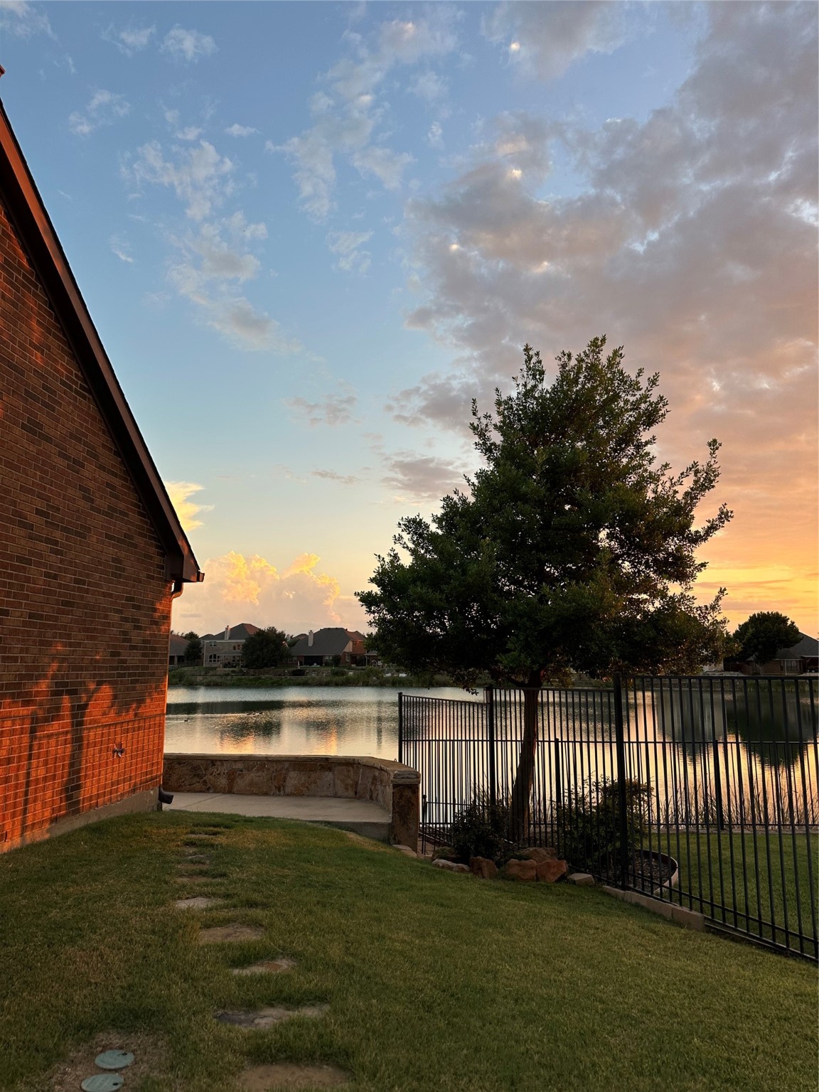 4568 Lakeside Hollow Street