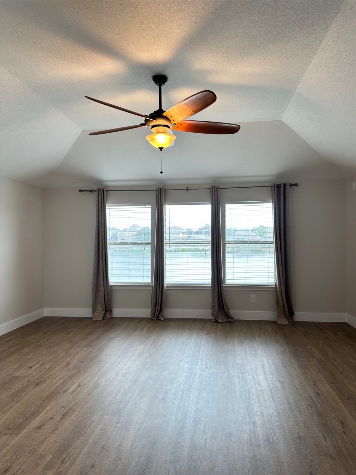 4568 Lakeside Hollow Street