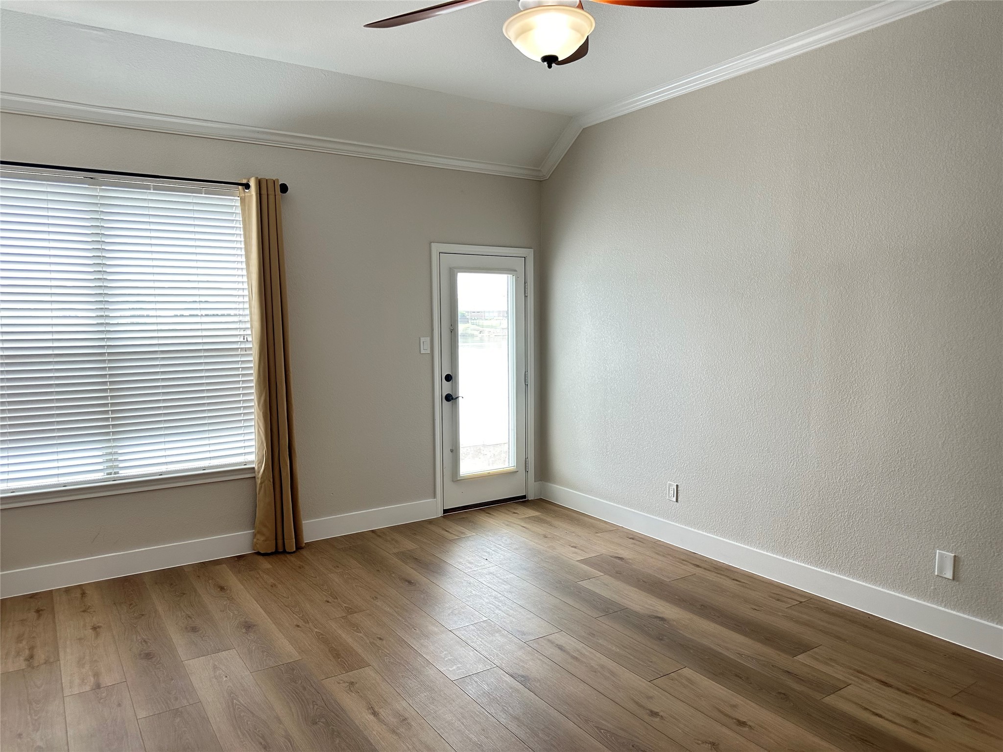 4568 Lakeside Hollow Street