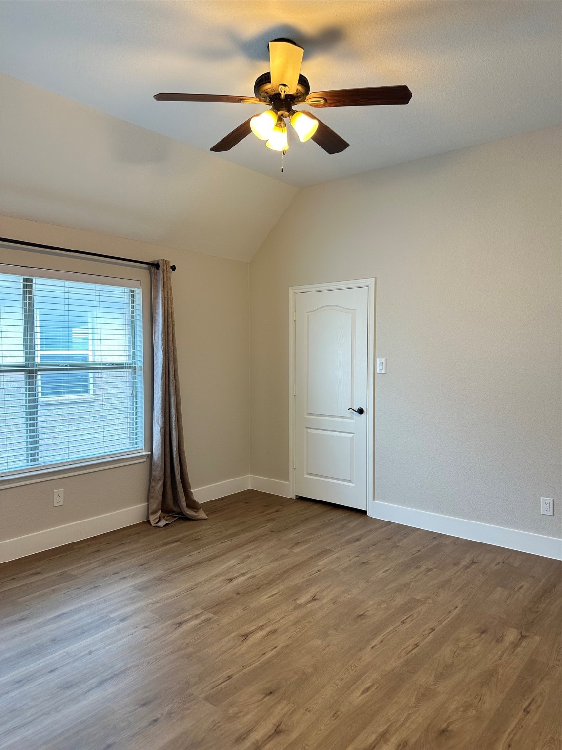 4568 Lakeside Hollow Street