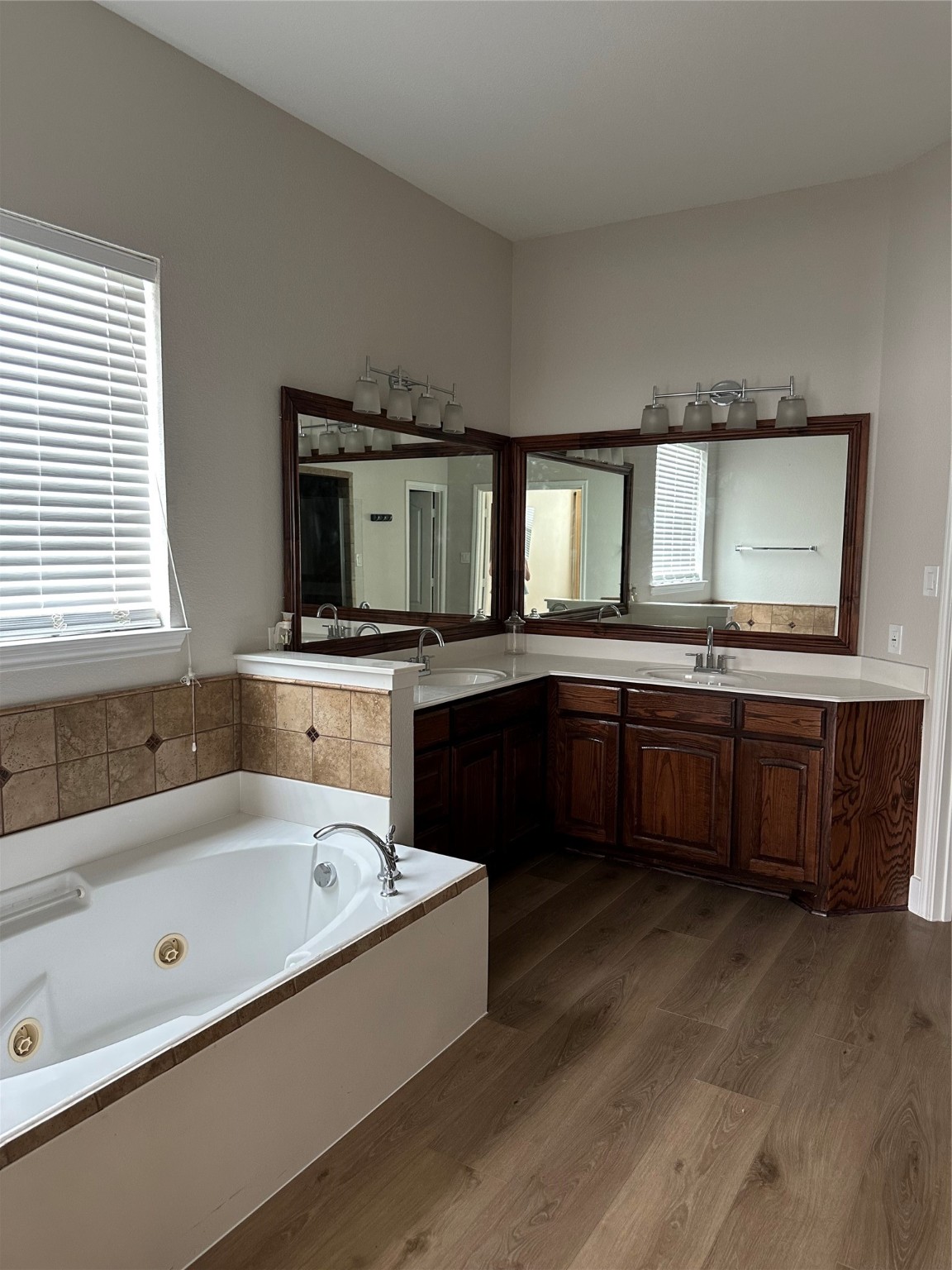 4568 Lakeside Hollow Street