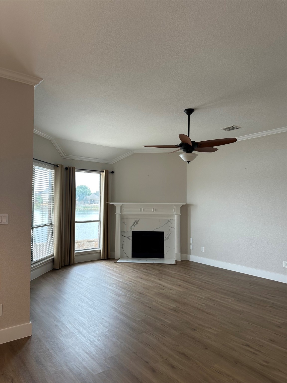 4568 Lakeside Hollow Street