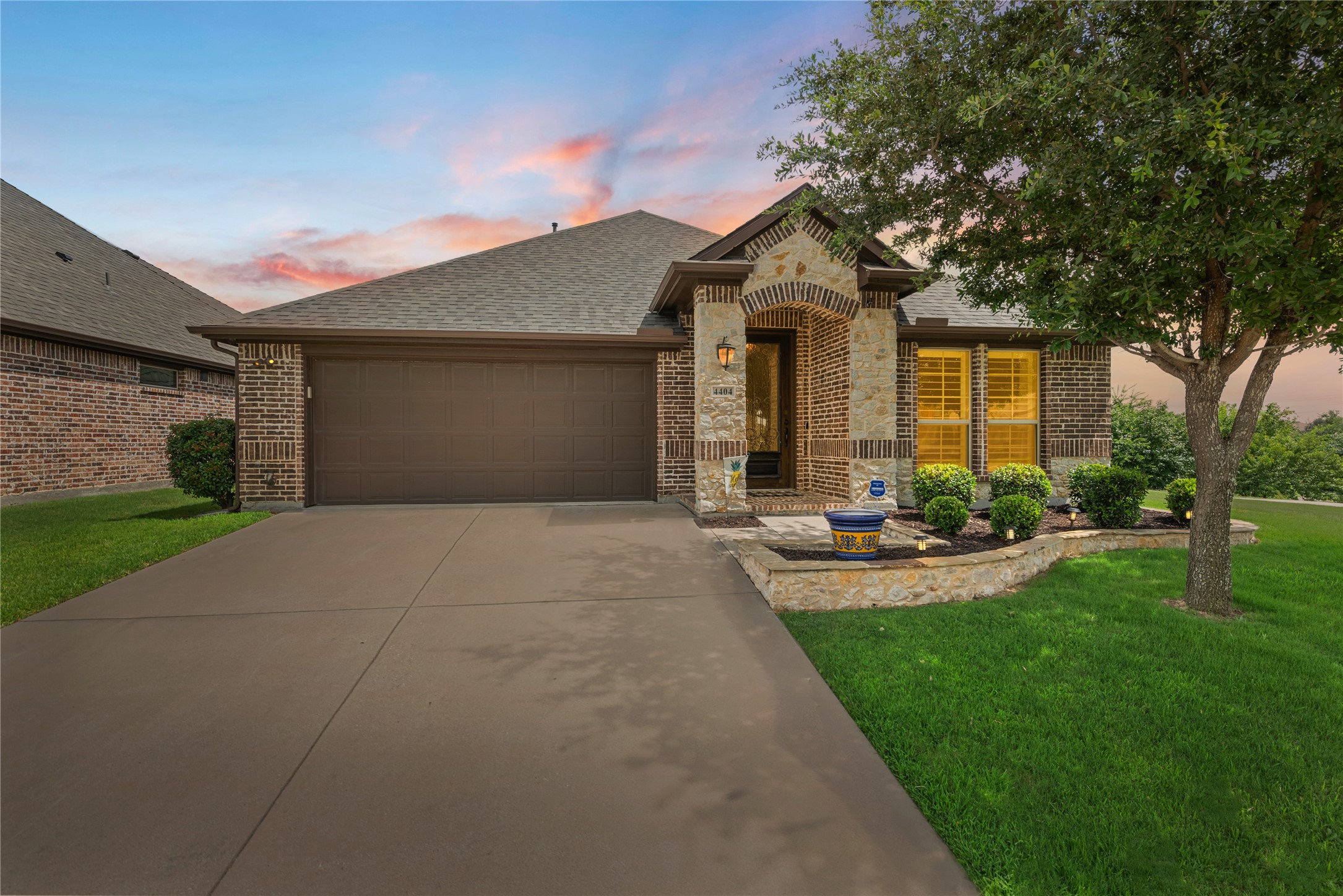 4404 Green Teal Street