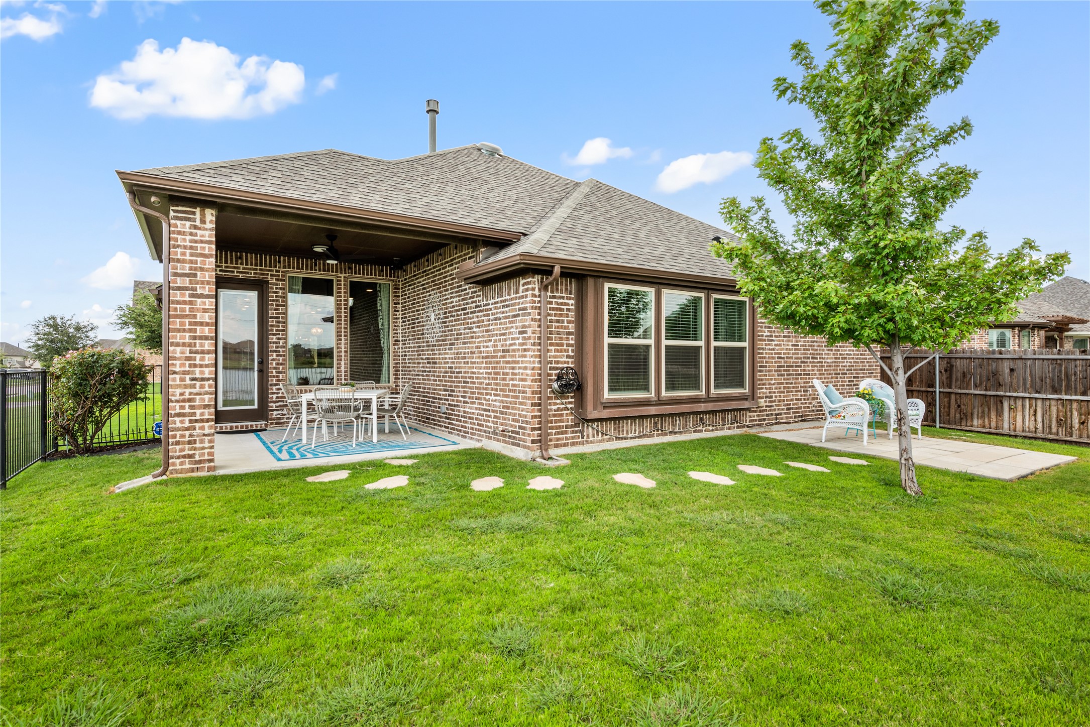 4404 Green Teal Street