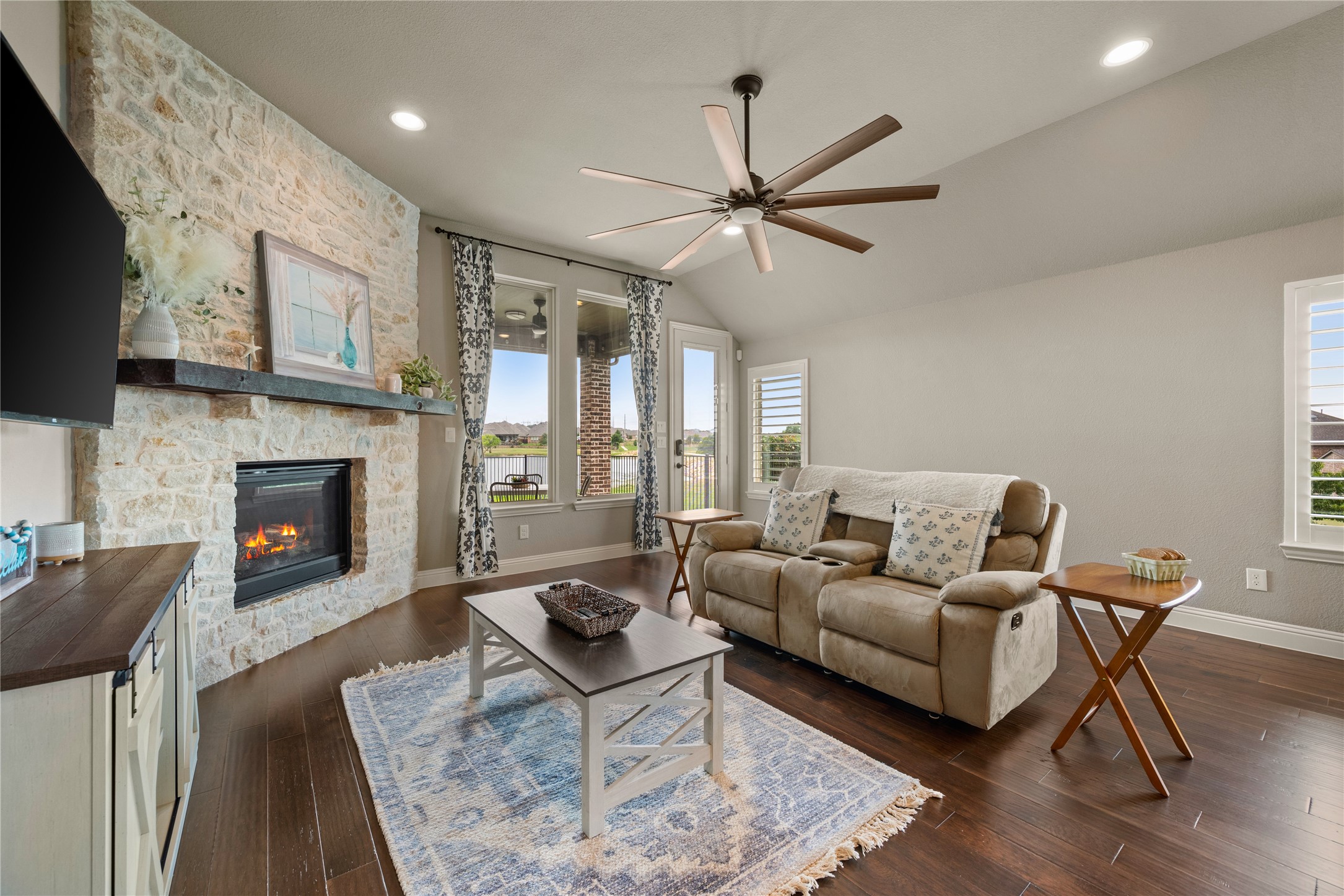 4404 Green Teal Street