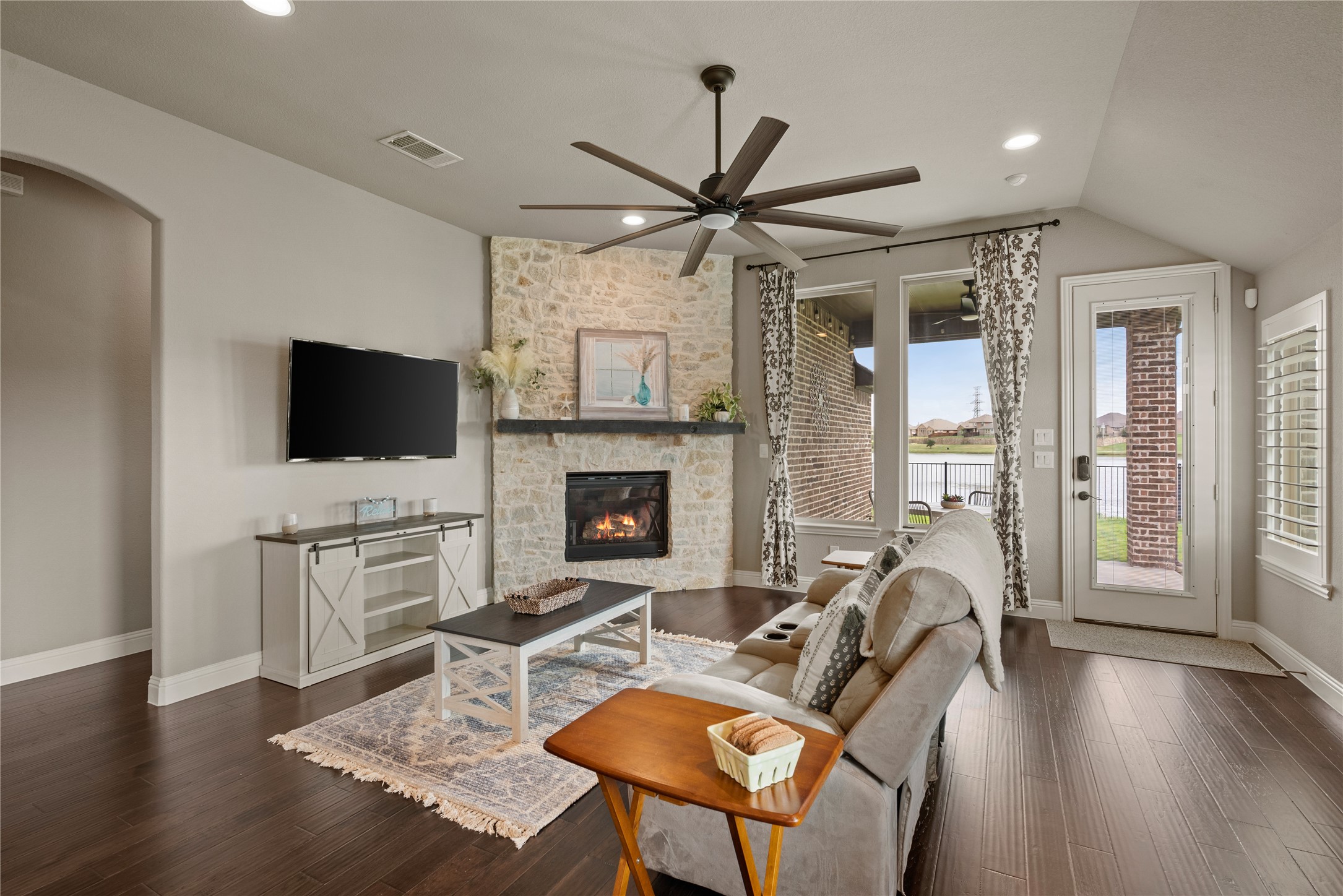 4404 Green Teal Street