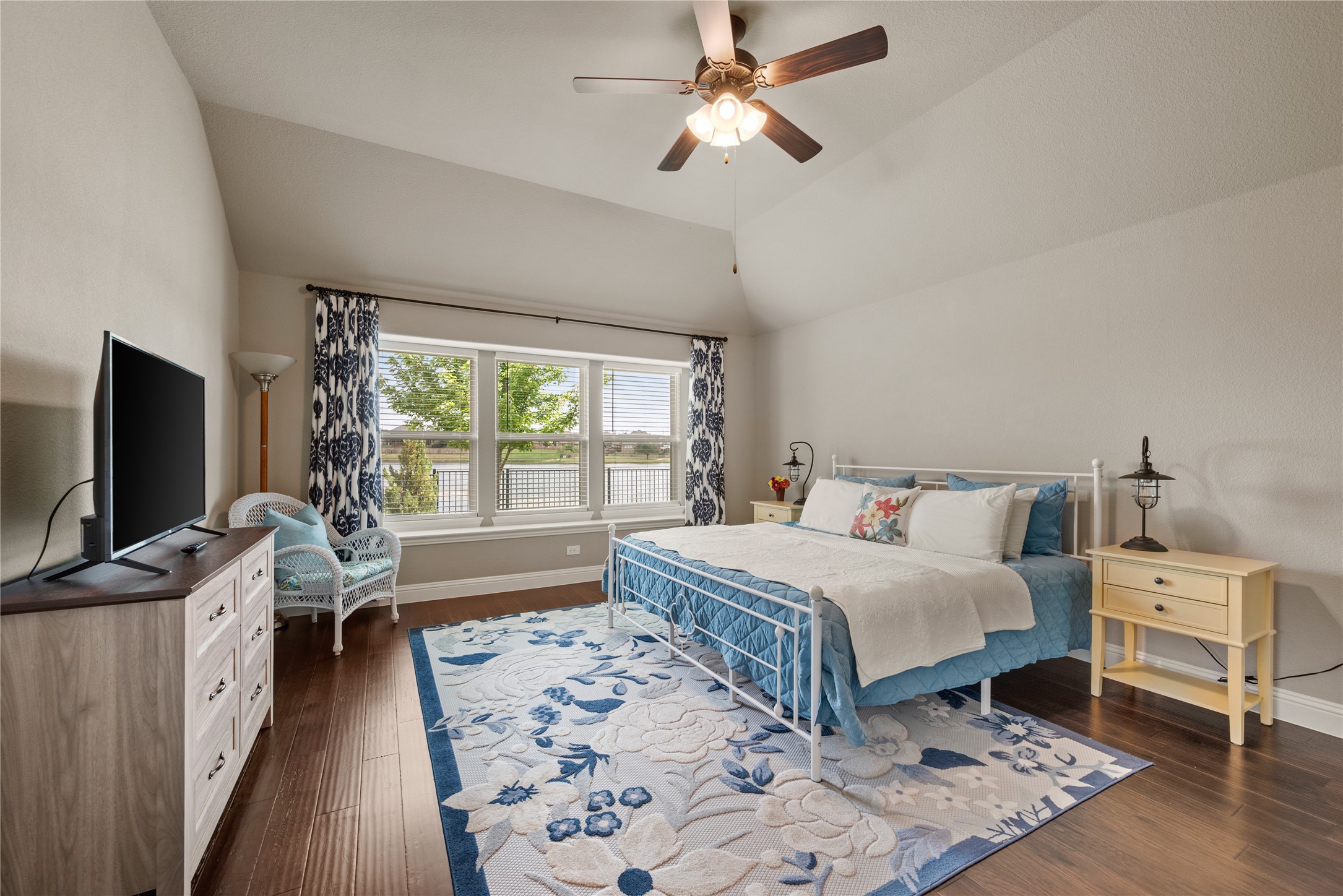 4404 Green Teal Street