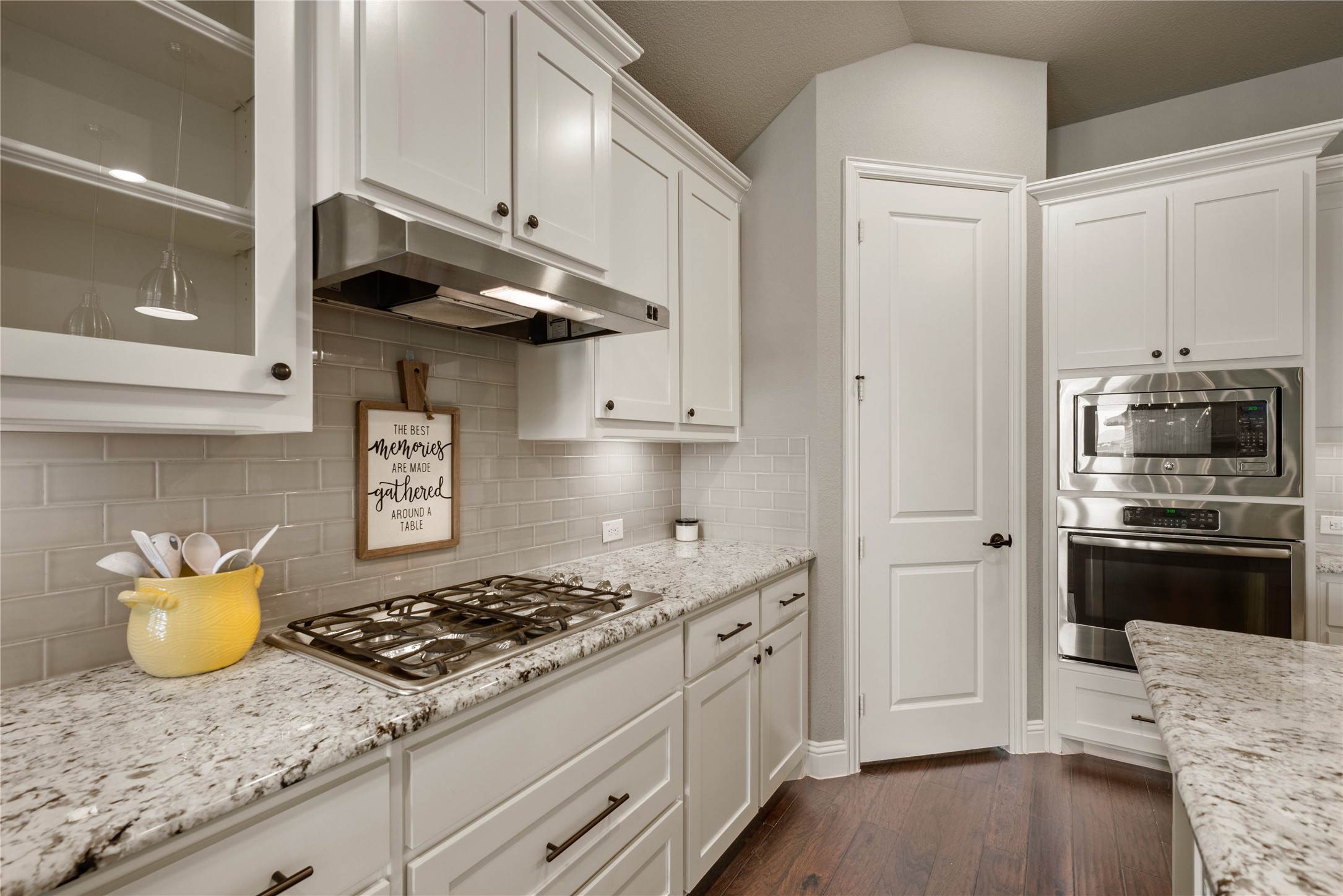 4404 Green Teal Street