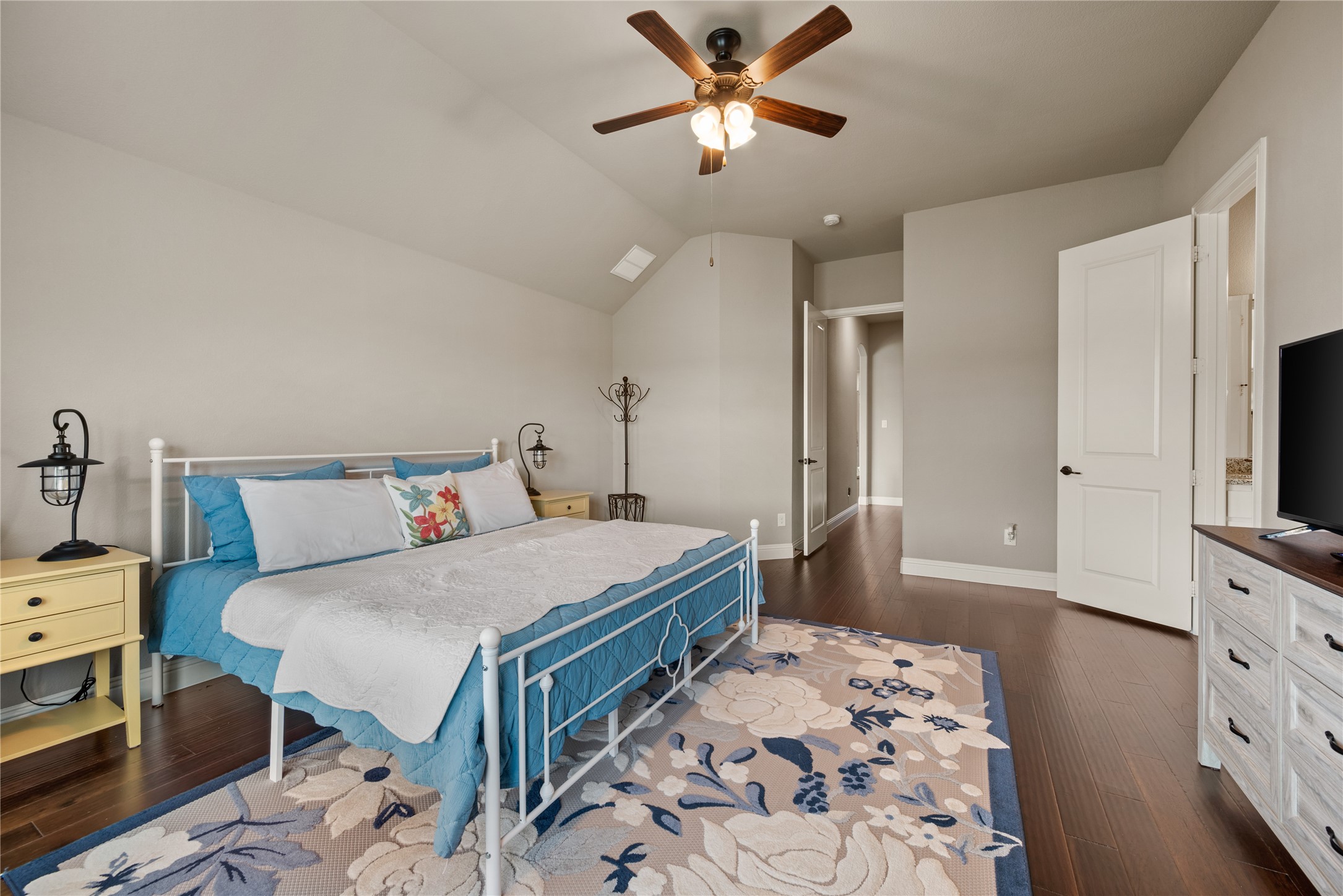 4404 Green Teal Street