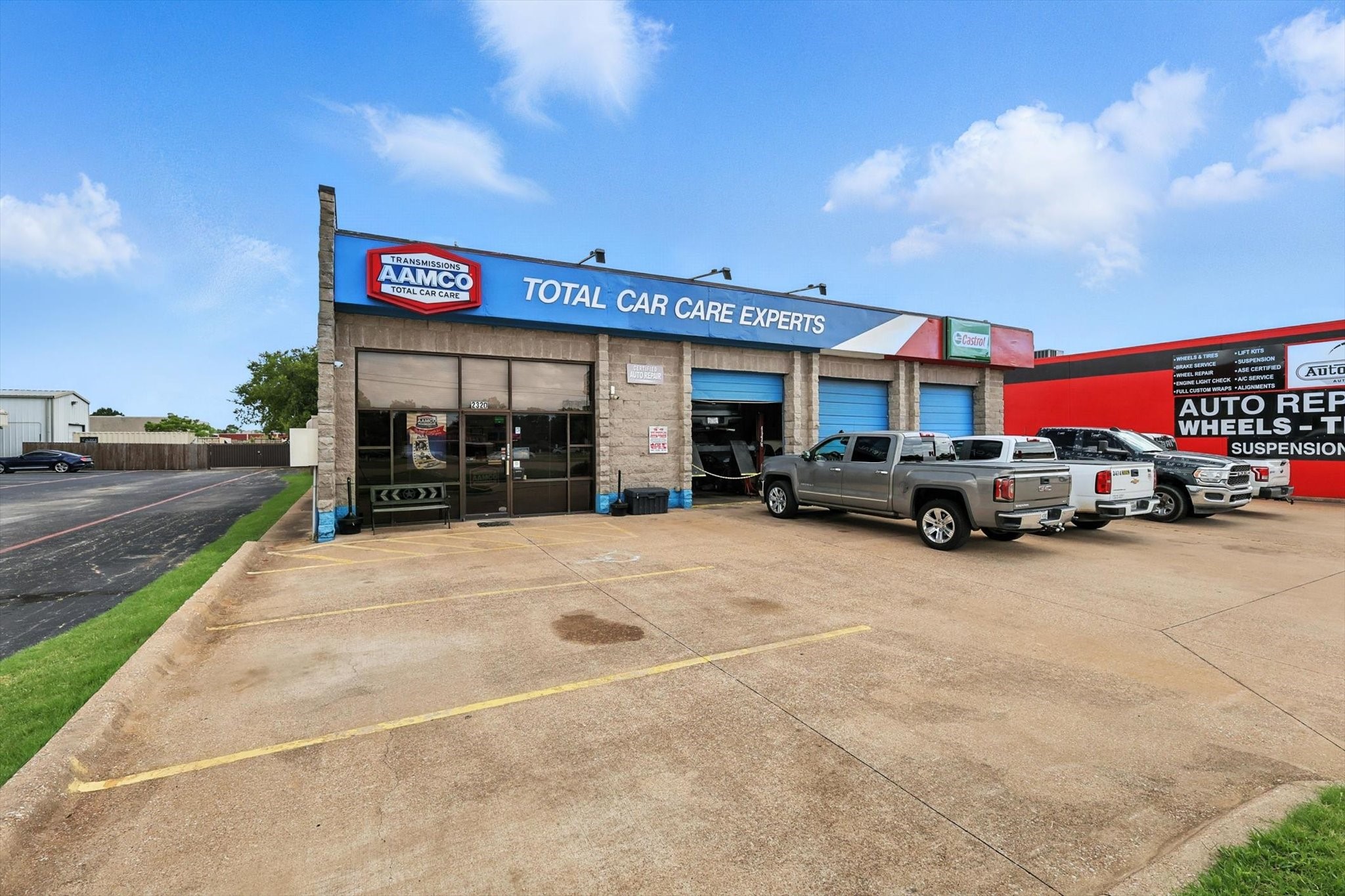 2320 W Pioneer Parkway