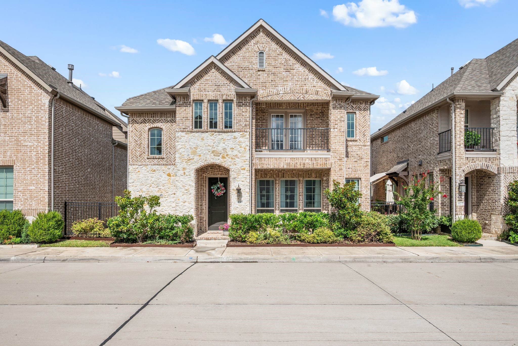 435 Renaissance Lane