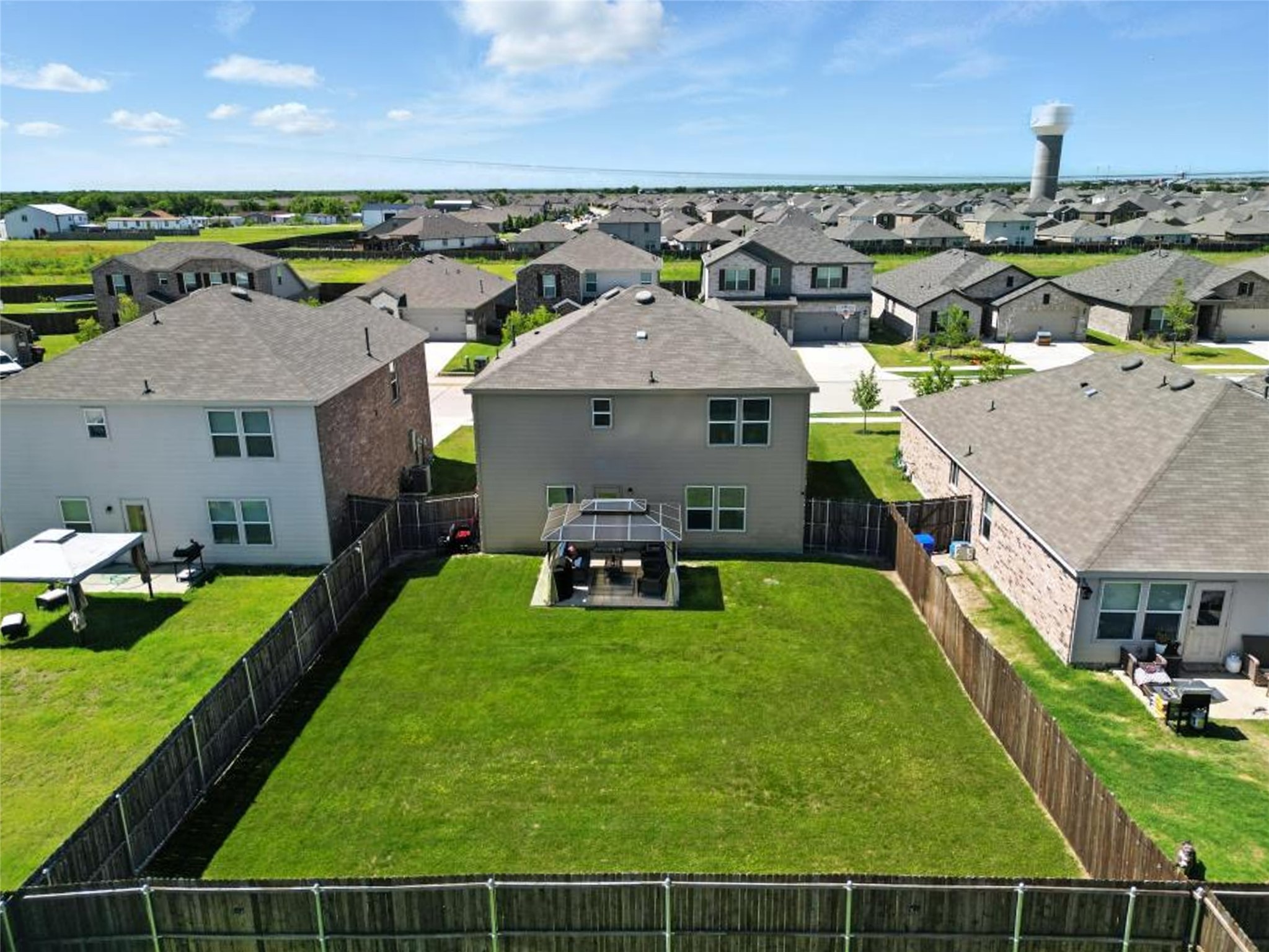 1945 Huisache Street