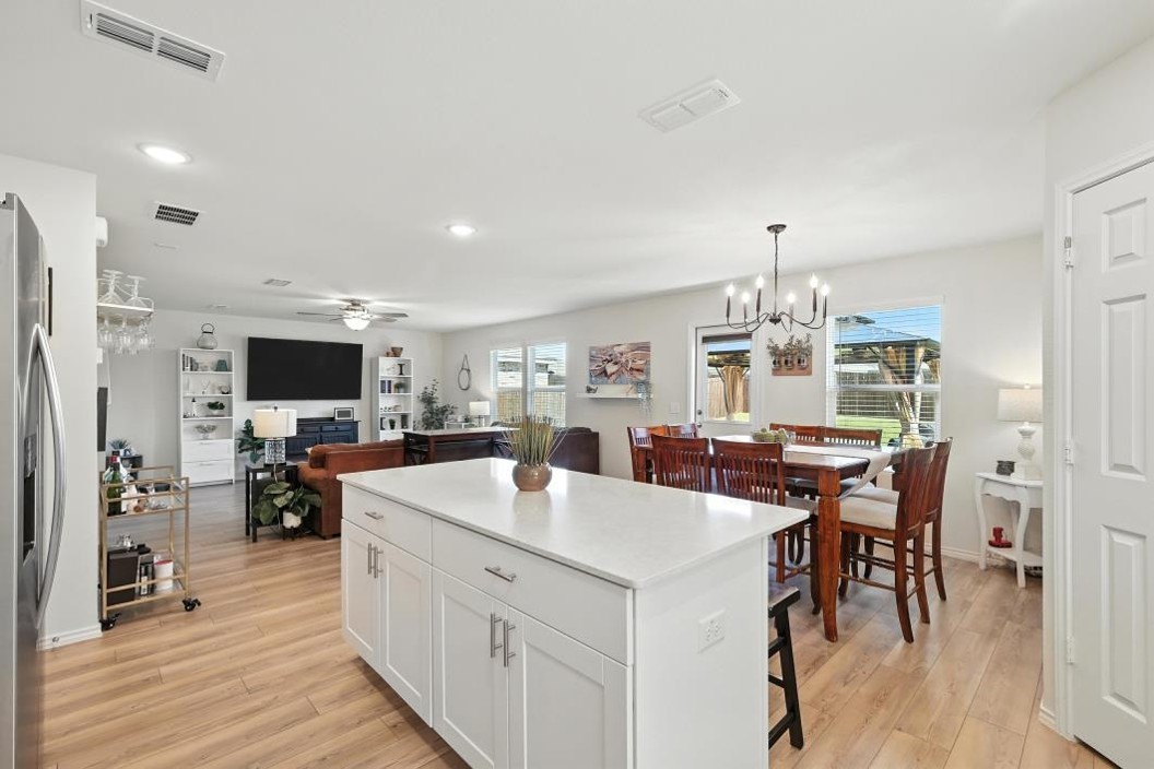 1945 Huisache Street