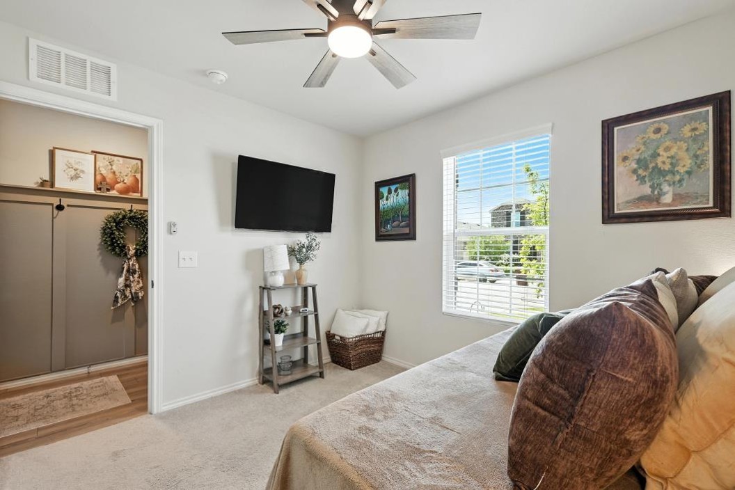 1945 Huisache Street