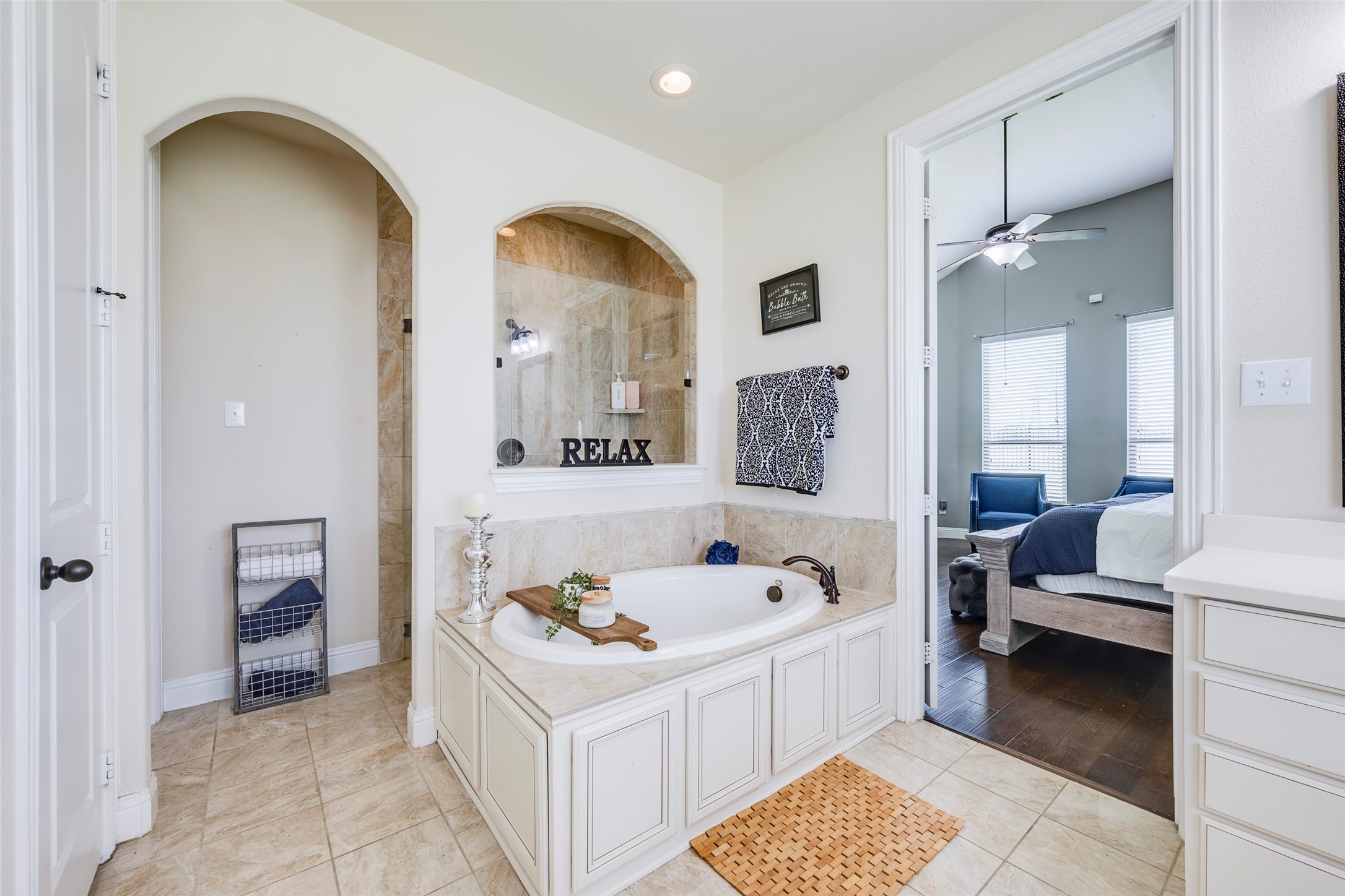 14901 Seventeen Lakes Boulevard