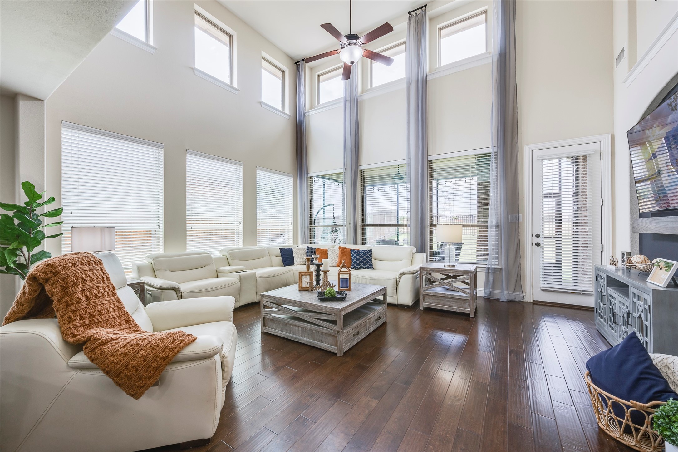 14901 Seventeen Lakes Boulevard