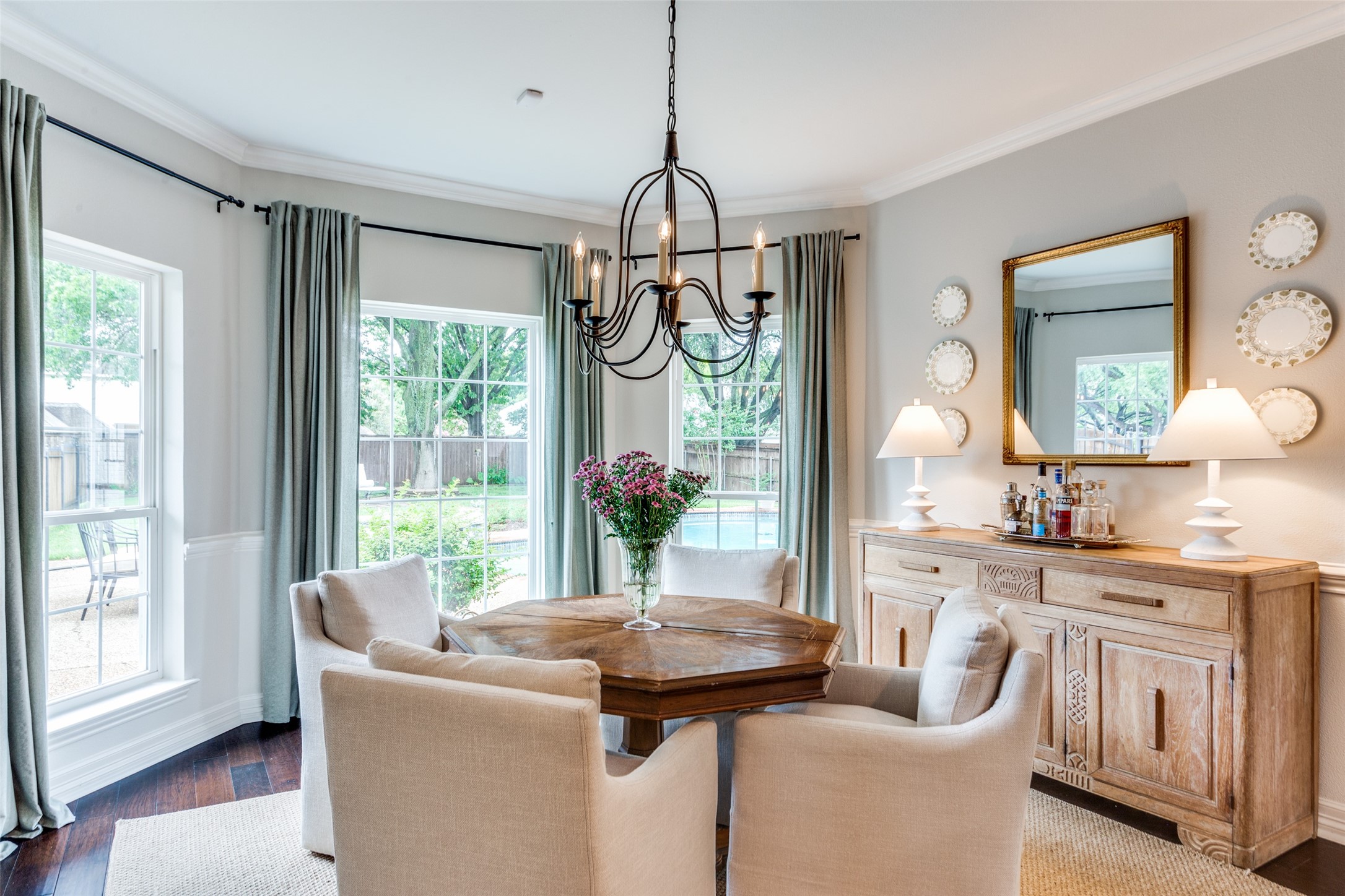 3305 St Albans Circle