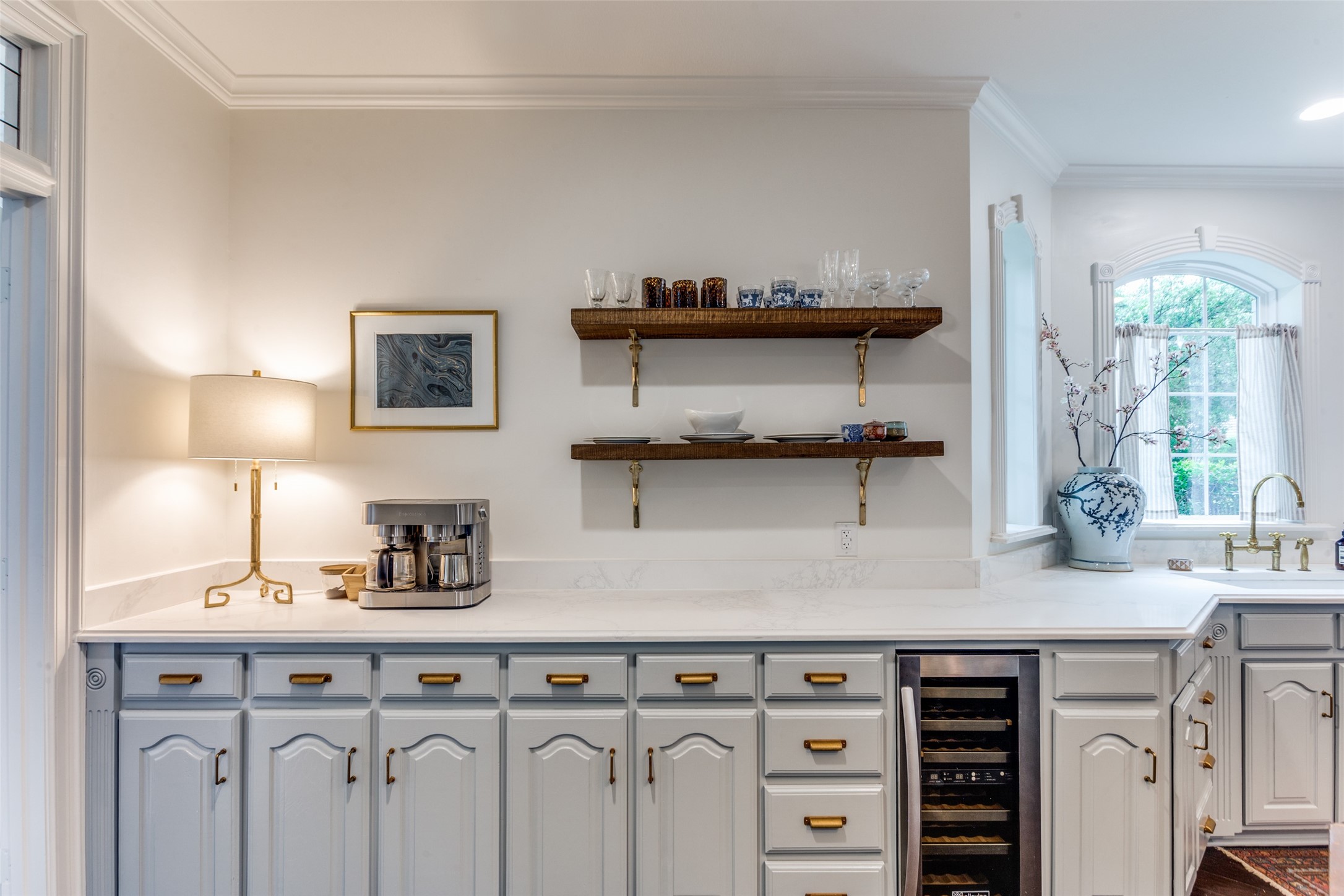 3305 St Albans Circle