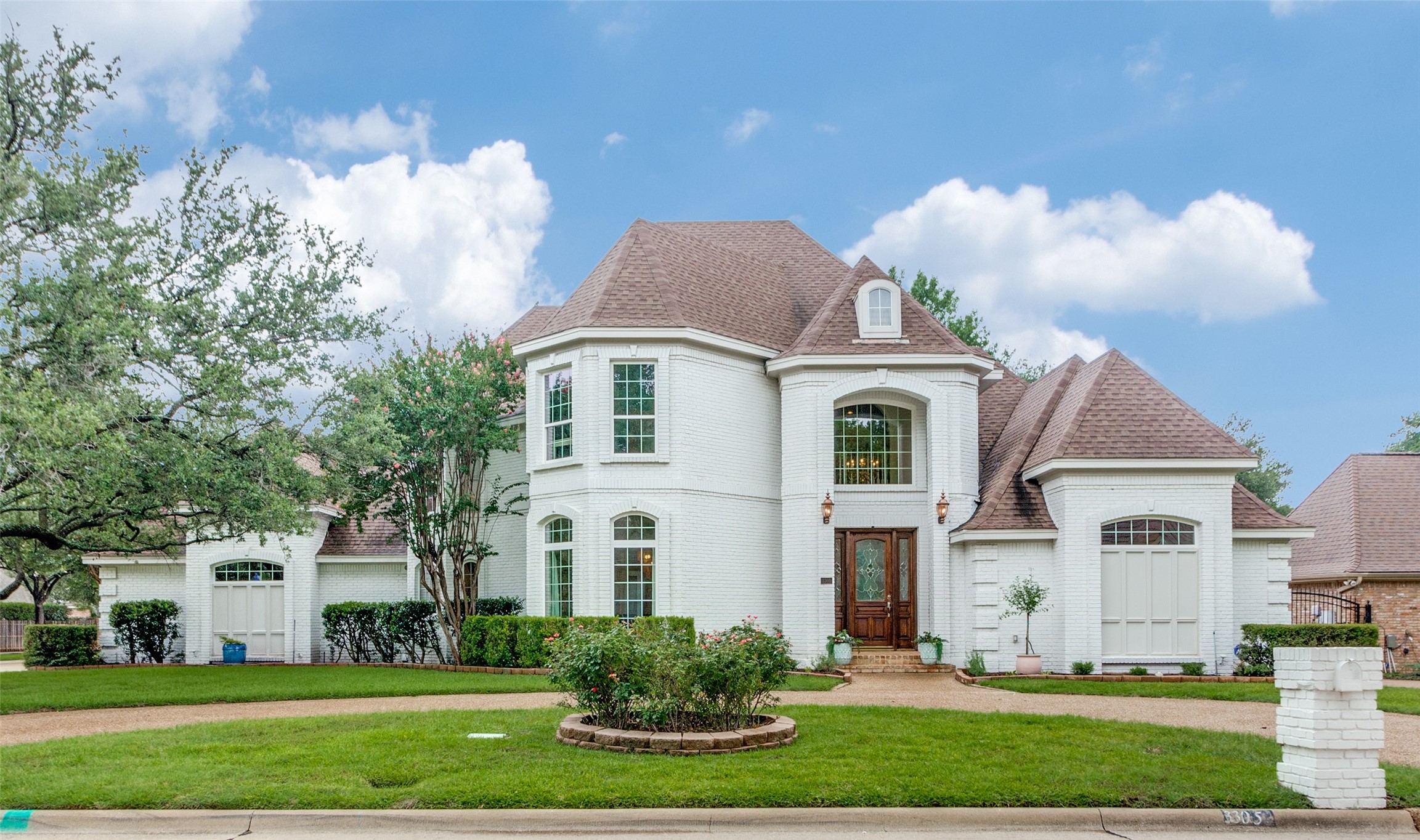 3305 St Albans Circle