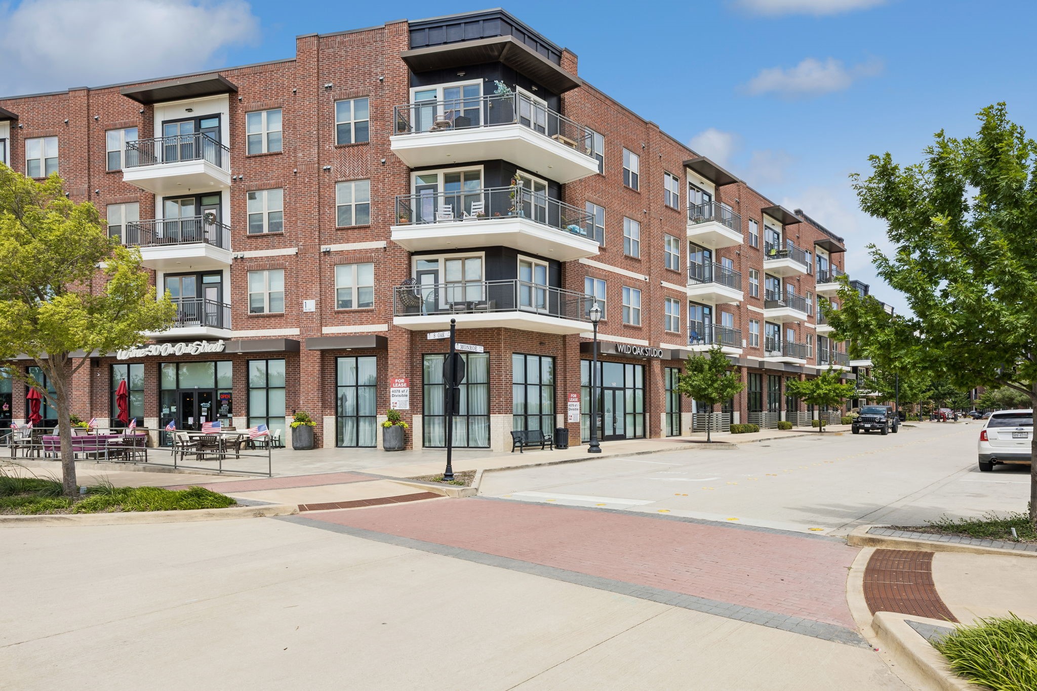400 S Oak 160