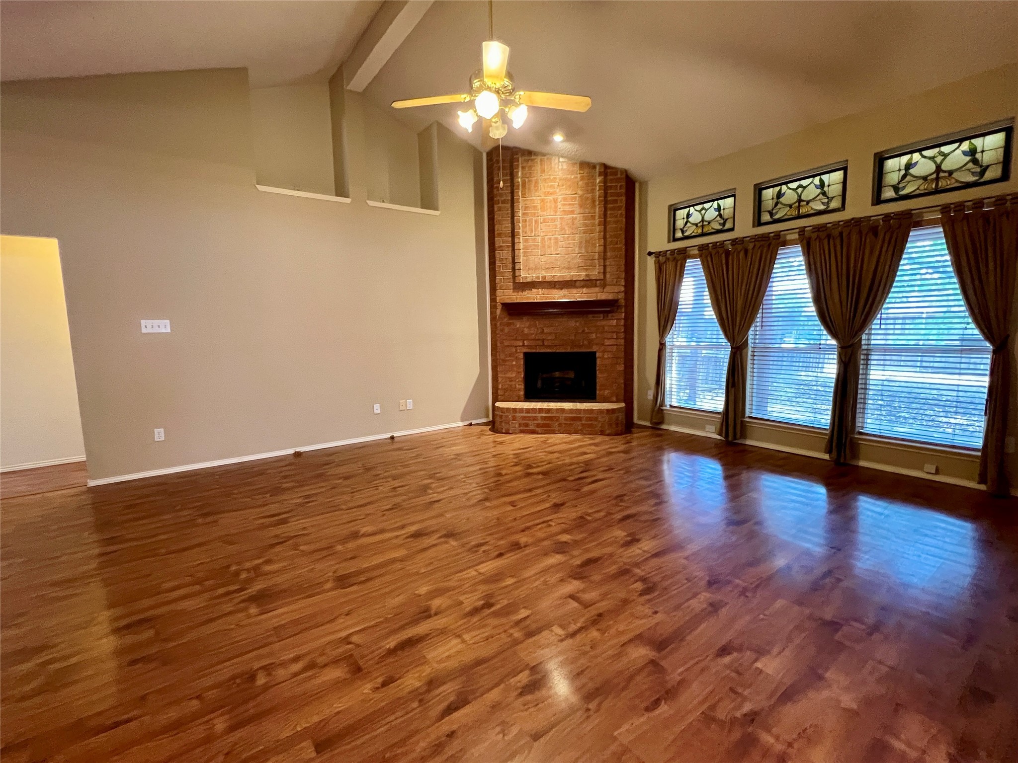 1246 Rivercrest Drive