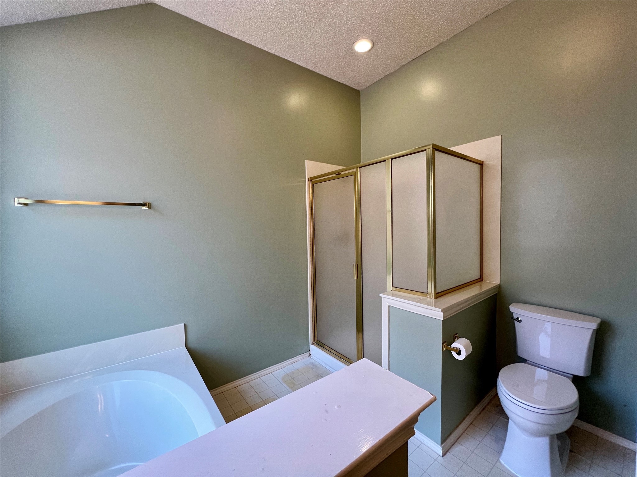 1246 Rivercrest Drive