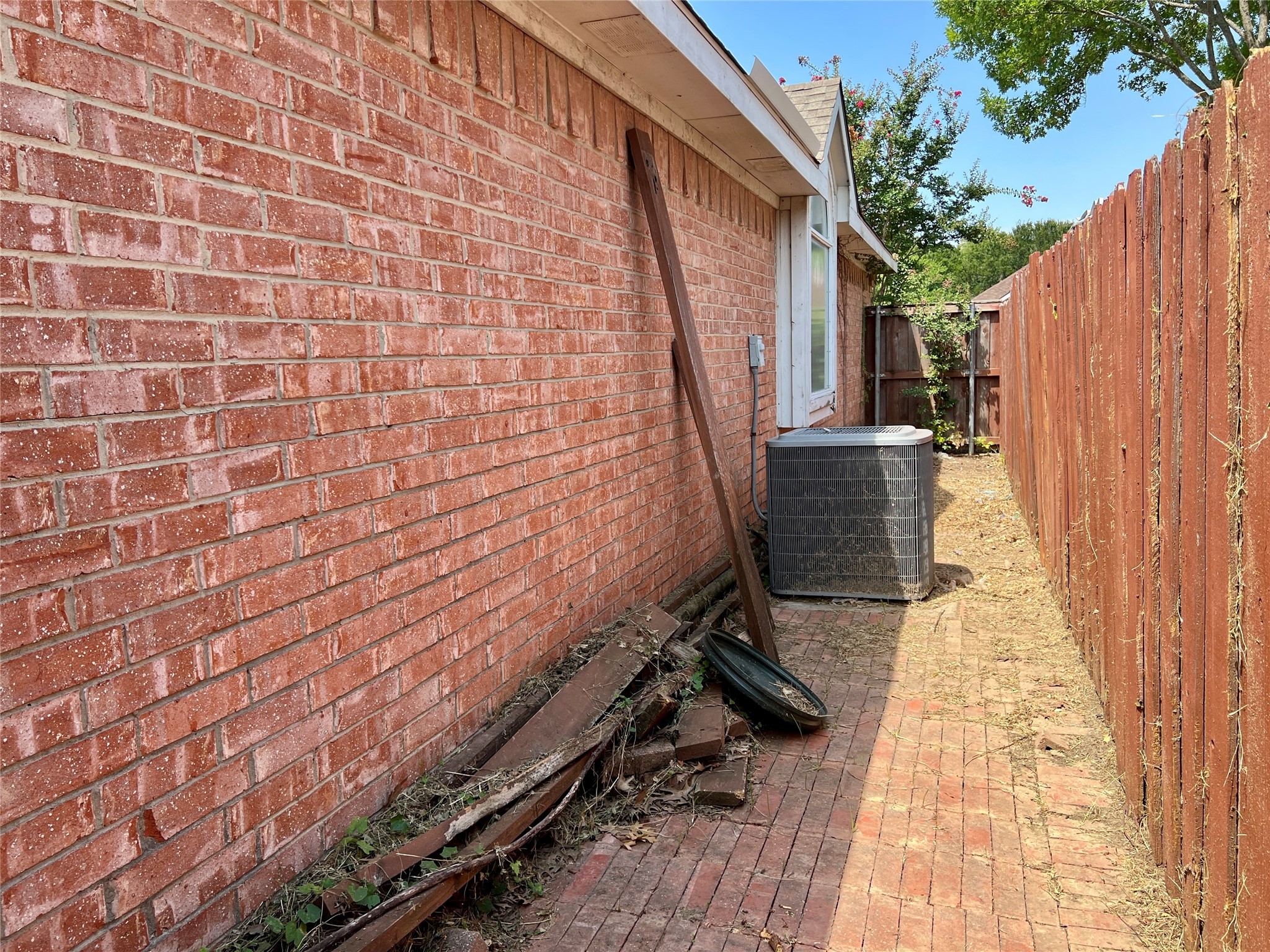 1246 Rivercrest Drive