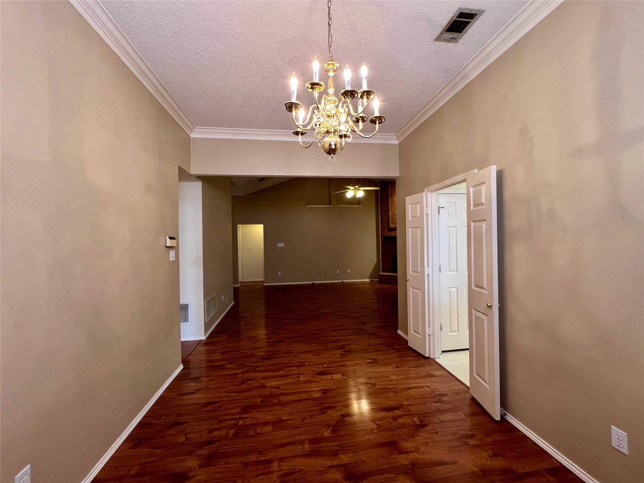 1246 Rivercrest Drive