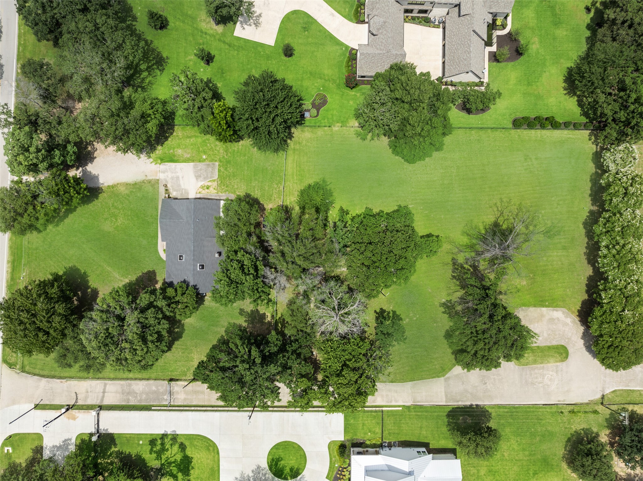 2205 N Pearson