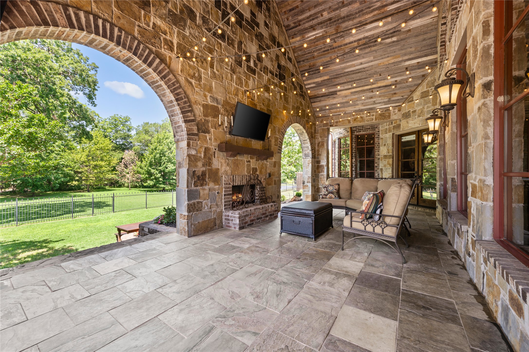 1508 Glenmeade Court