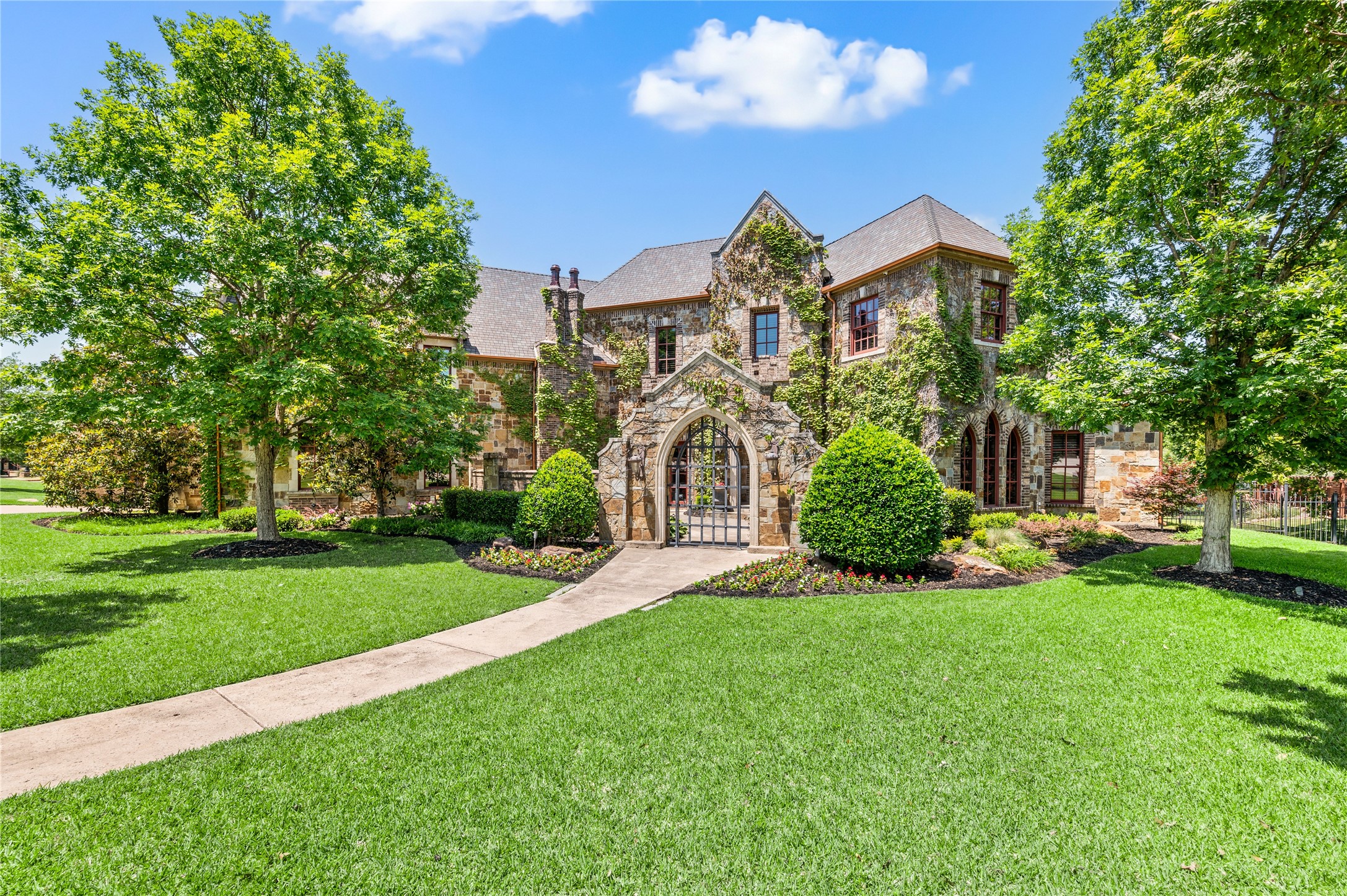 1508 Glenmeade Court