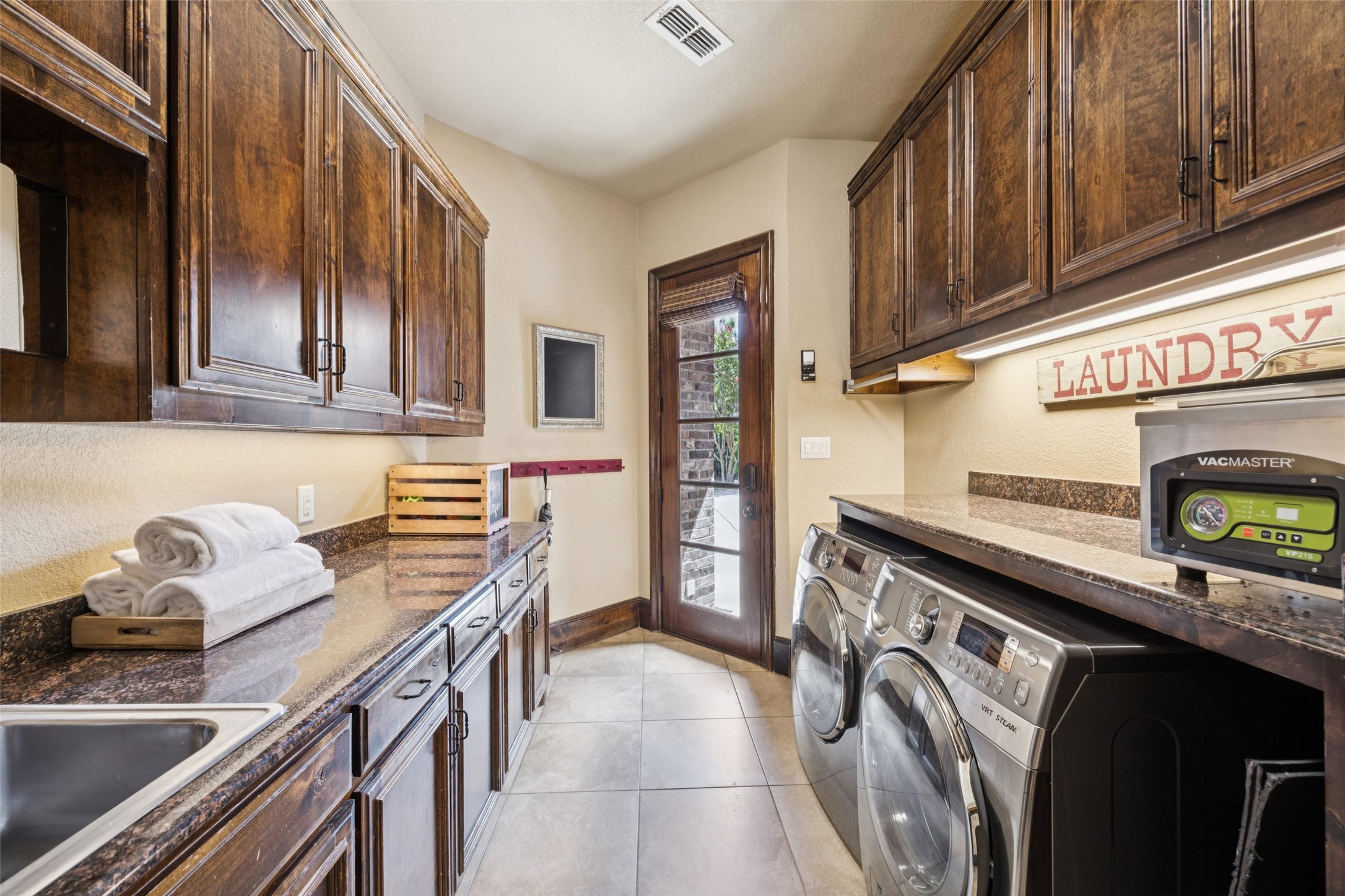 1508 Glenmeade Court