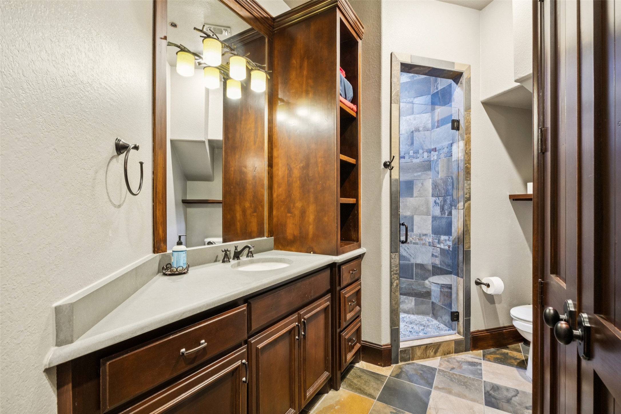 1508 Glenmeade Court