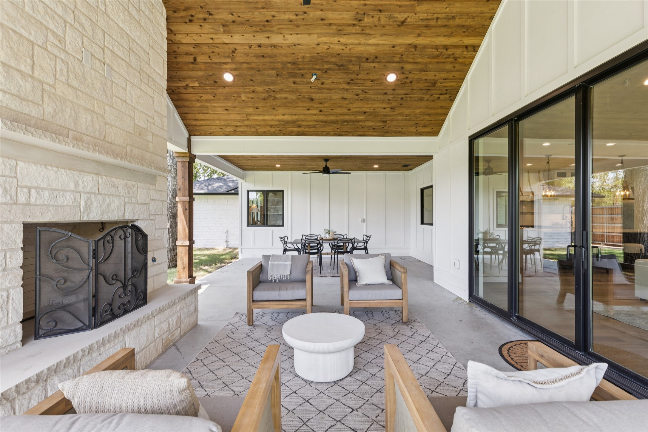 4042 Mendenhall Drive