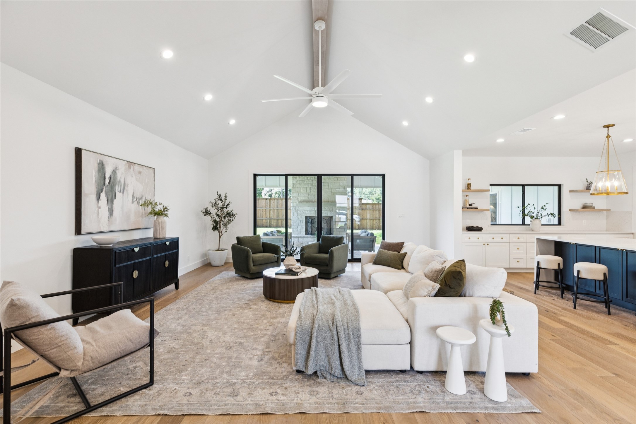 4042 Mendenhall Drive