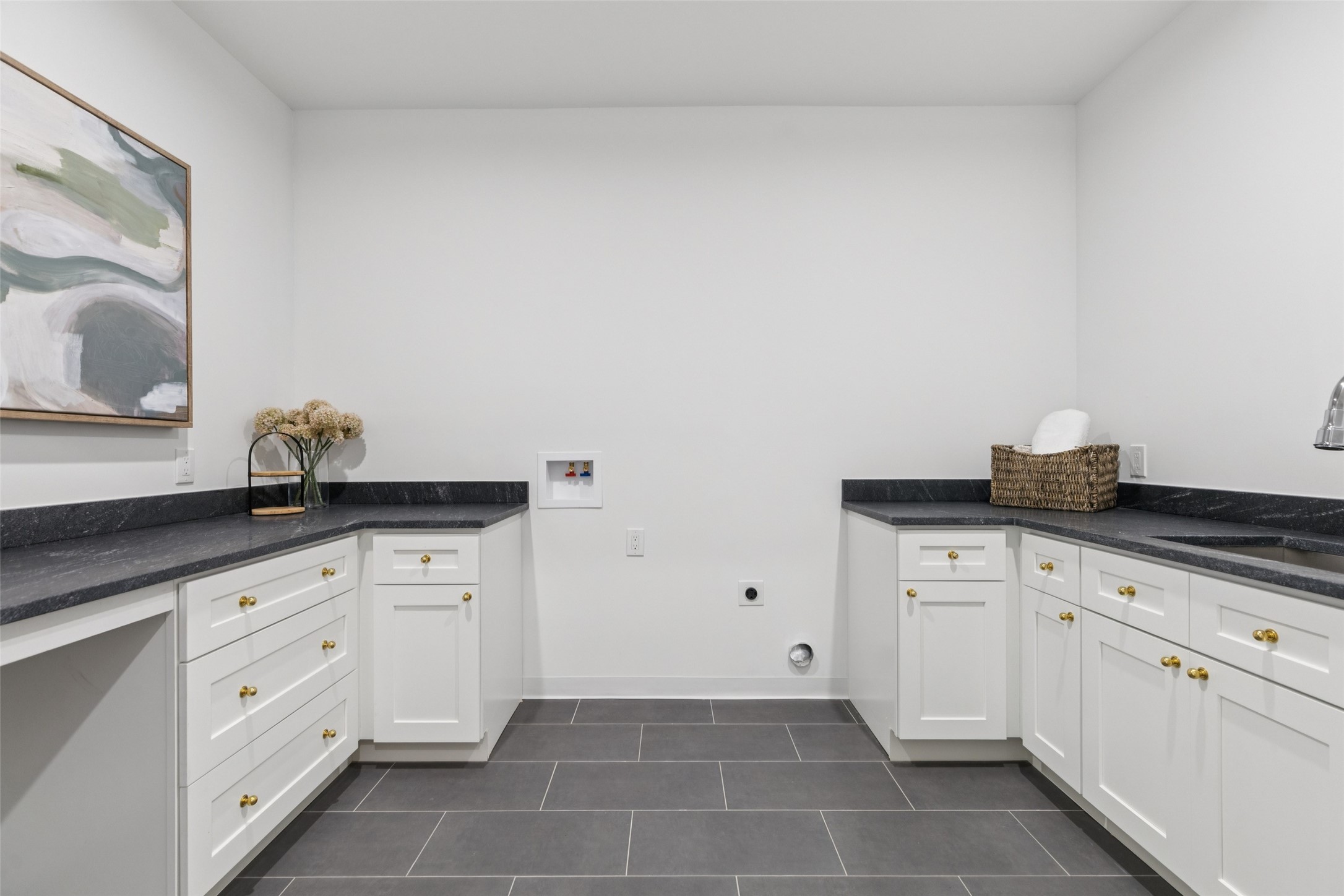 4042 Mendenhall Drive