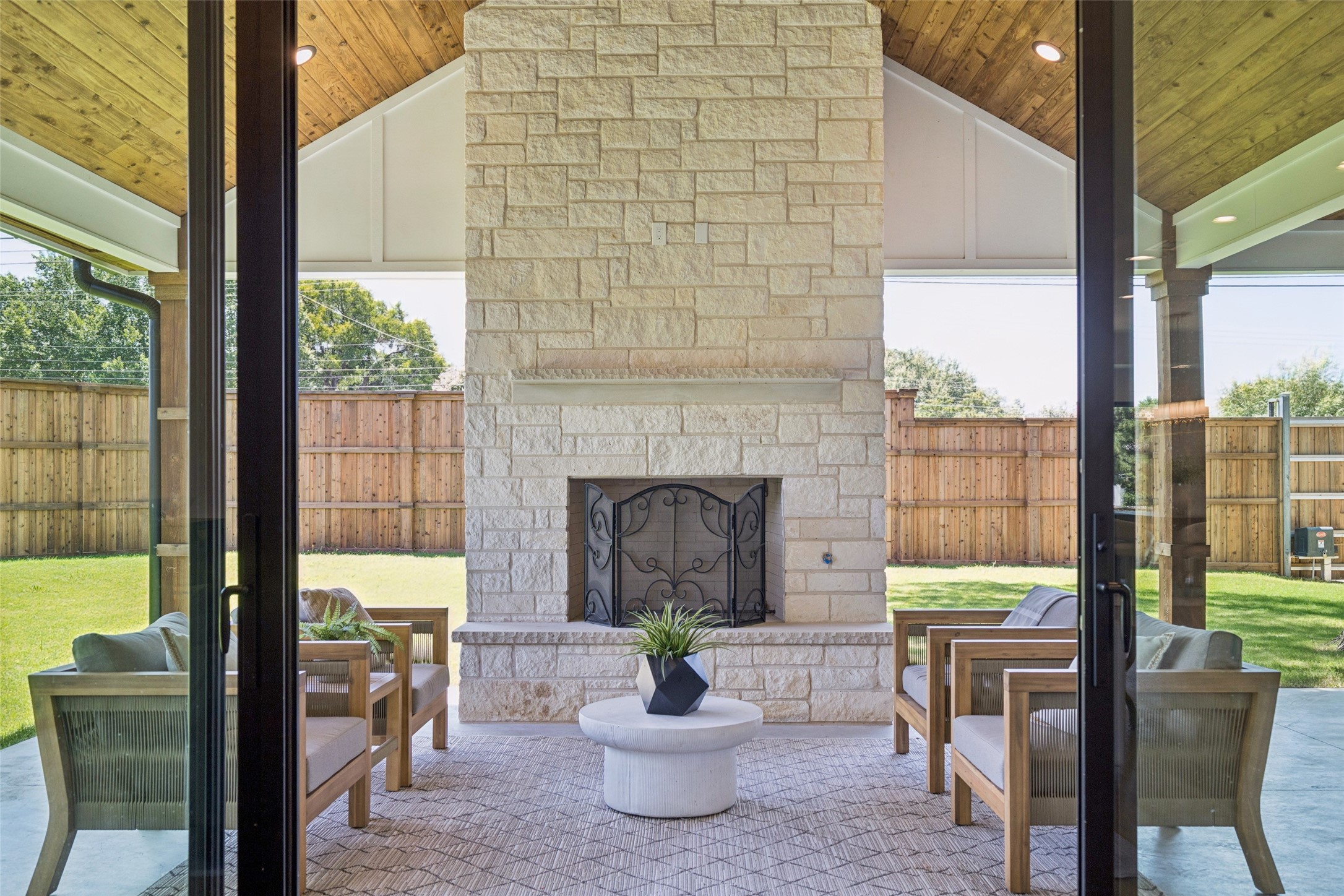 4042 Mendenhall Drive