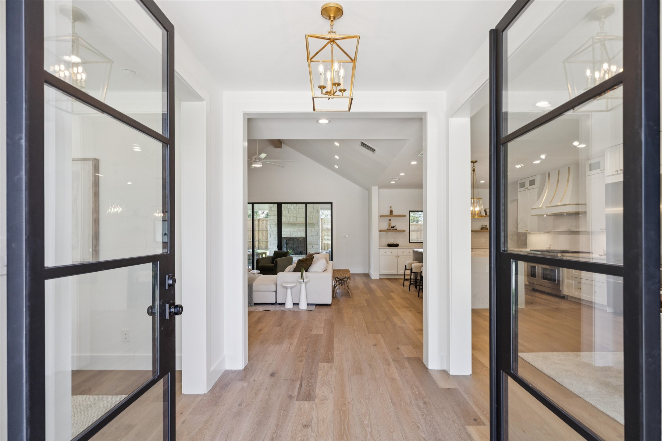 4042 Mendenhall Drive