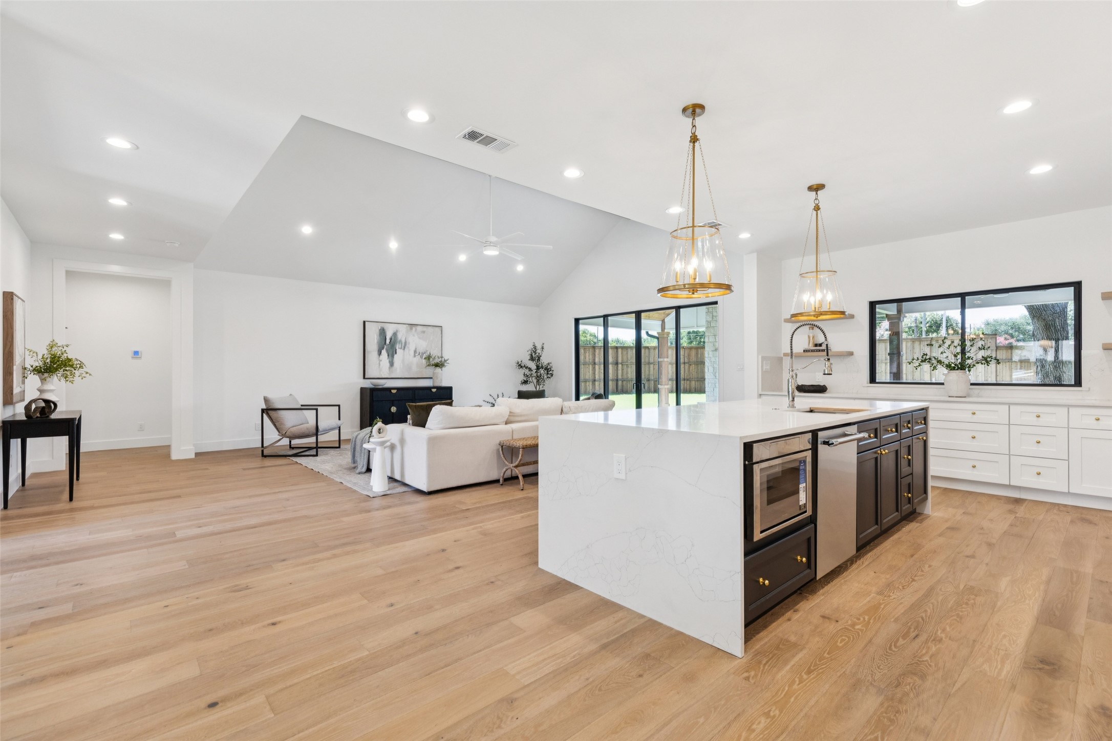 4042 Mendenhall Drive