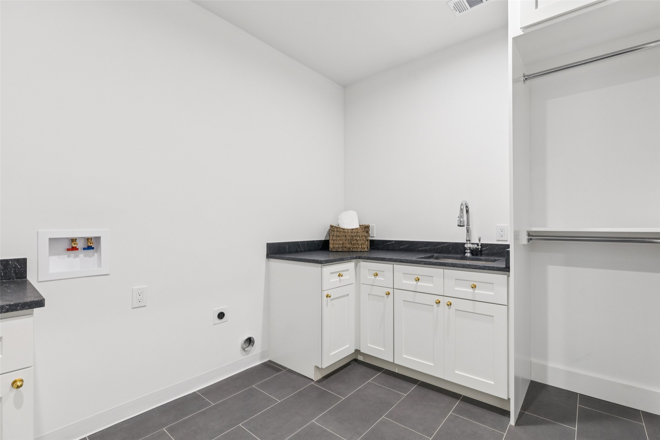 4042 Mendenhall Drive