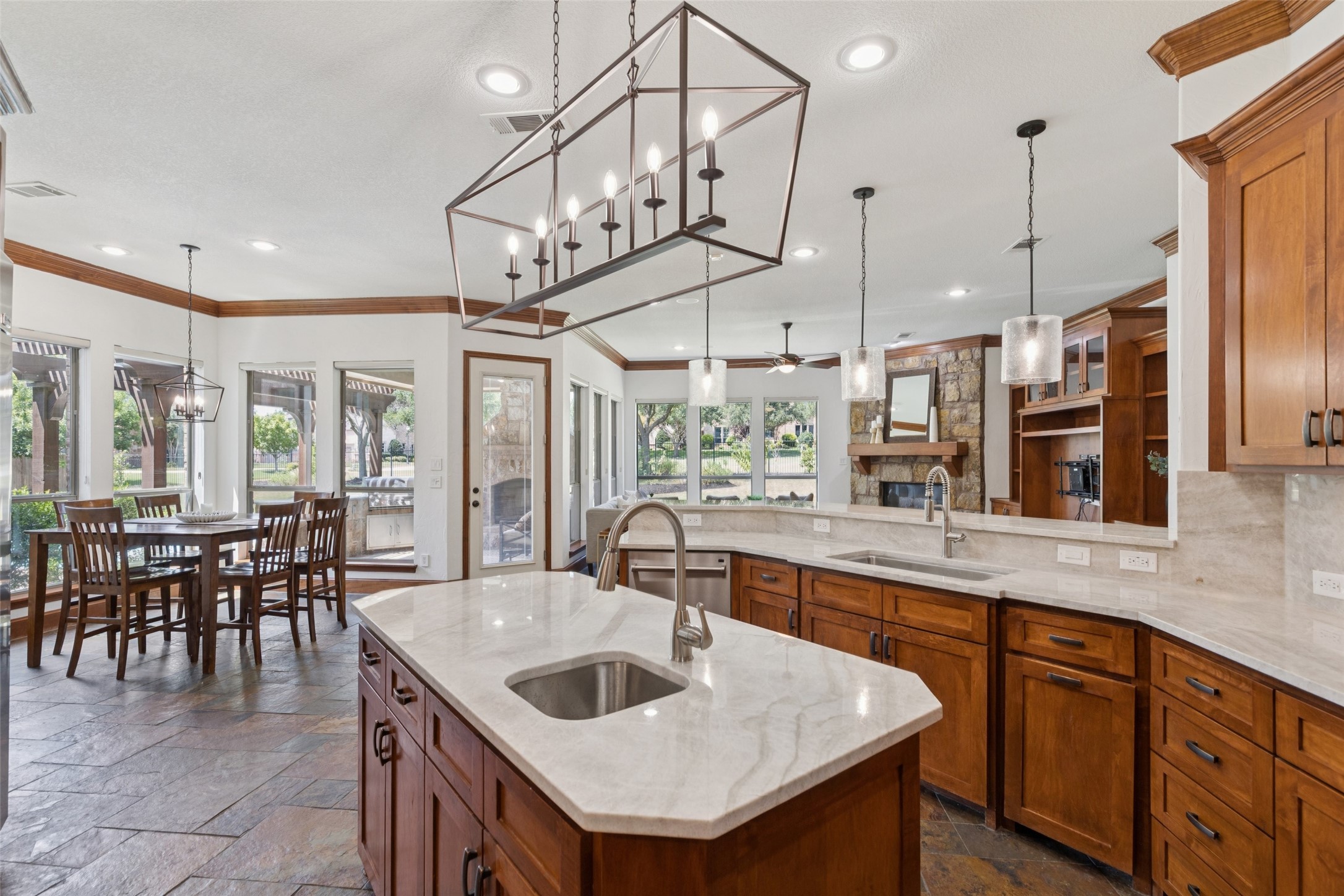 2405 Fernwood Drive