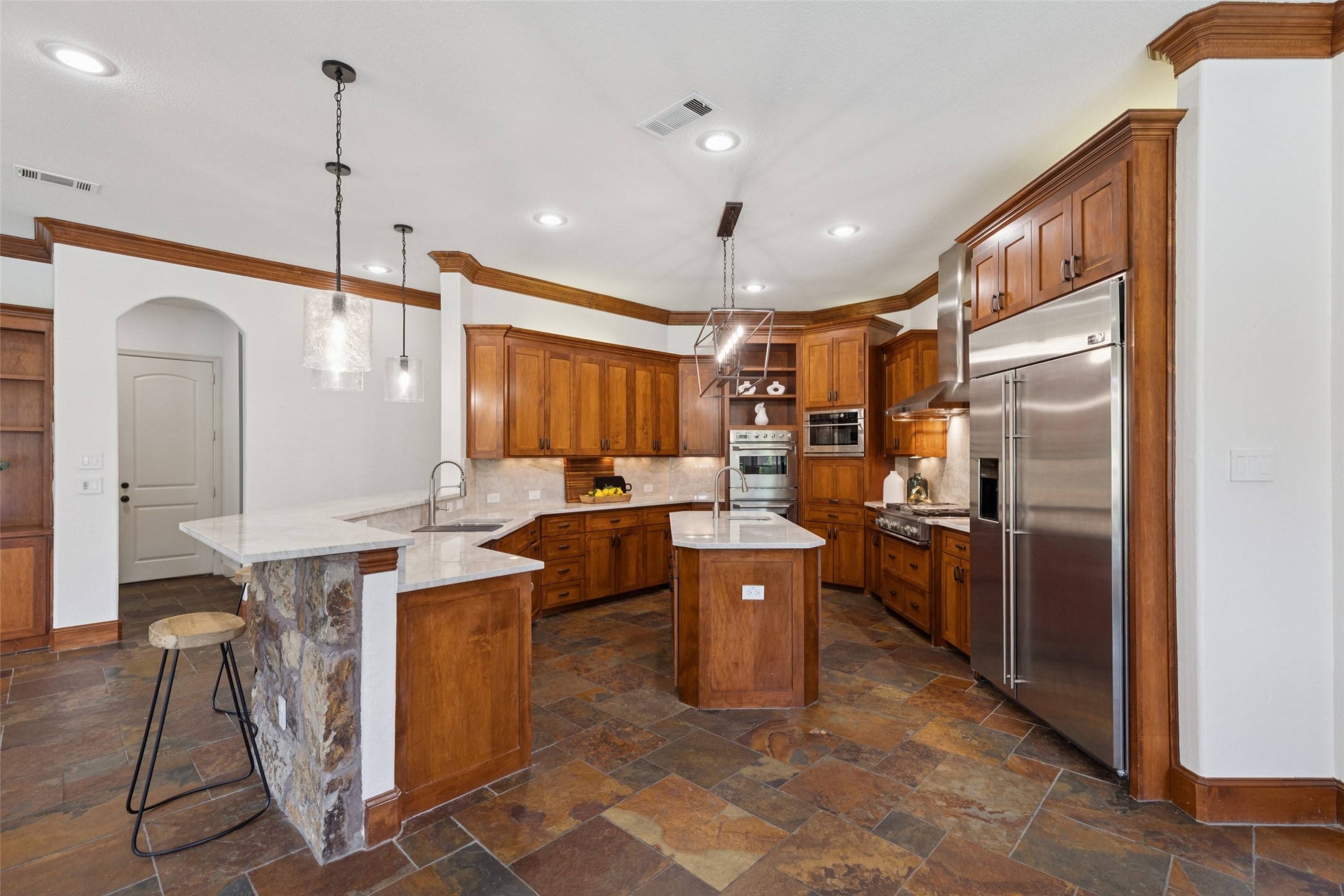 2405 Fernwood Drive